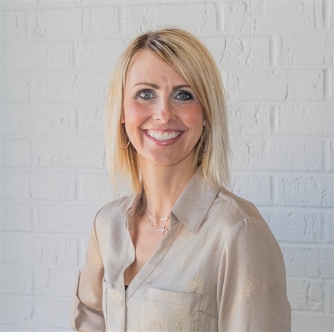 Consultant Rebecca M Smith
