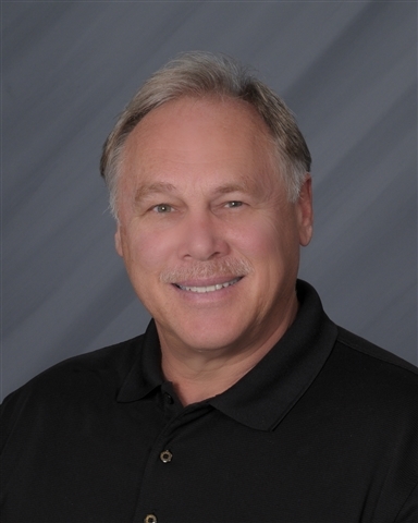 Consultant Michael Robert
