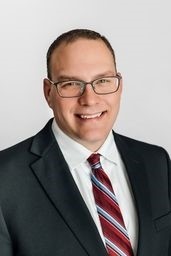 Consultant Thomas J Herzmann