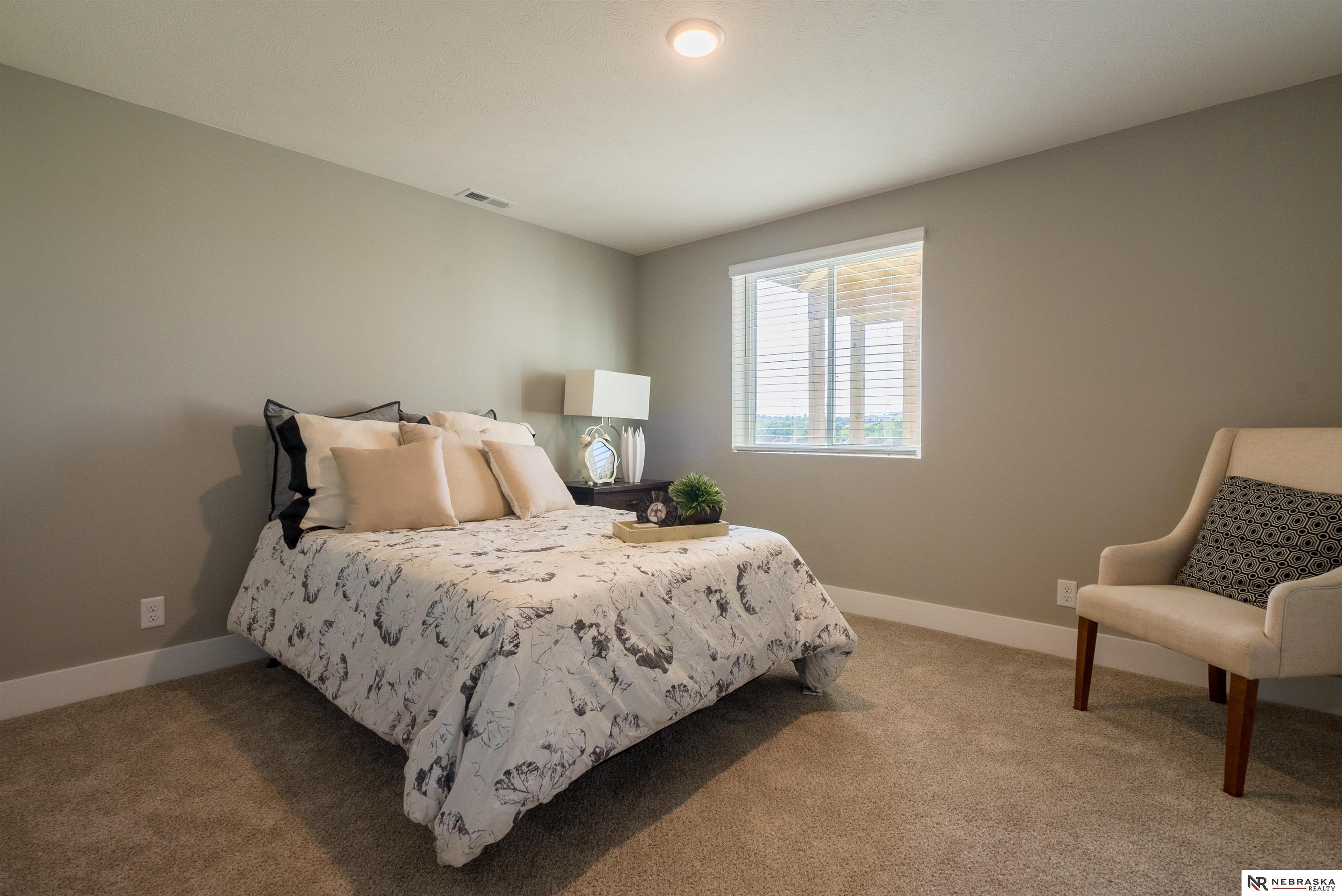 17510 Robin Drive, Omaha, Nebraska image 14