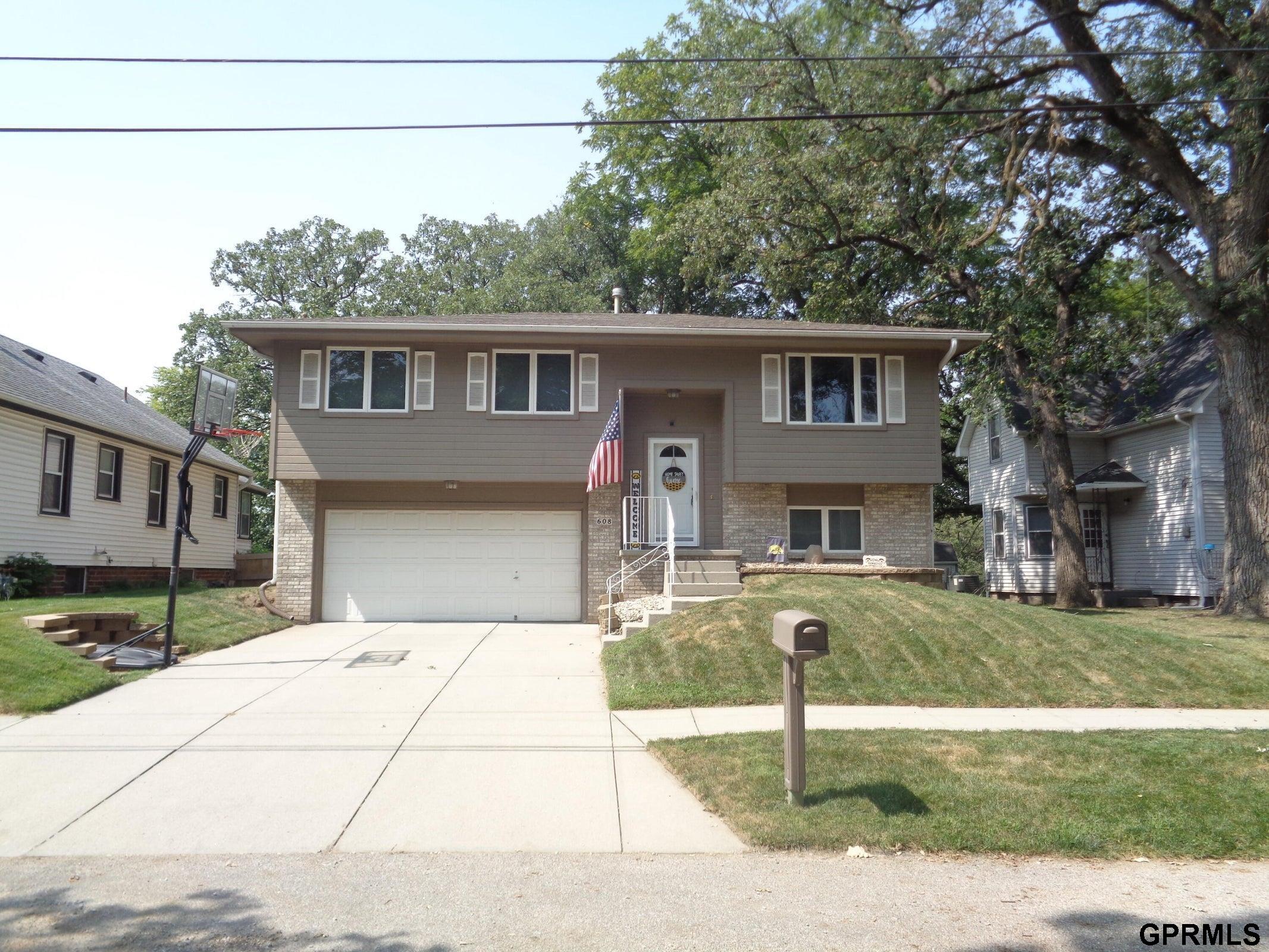 608 Hazel Street, Council Bluffs, Iowa image 1