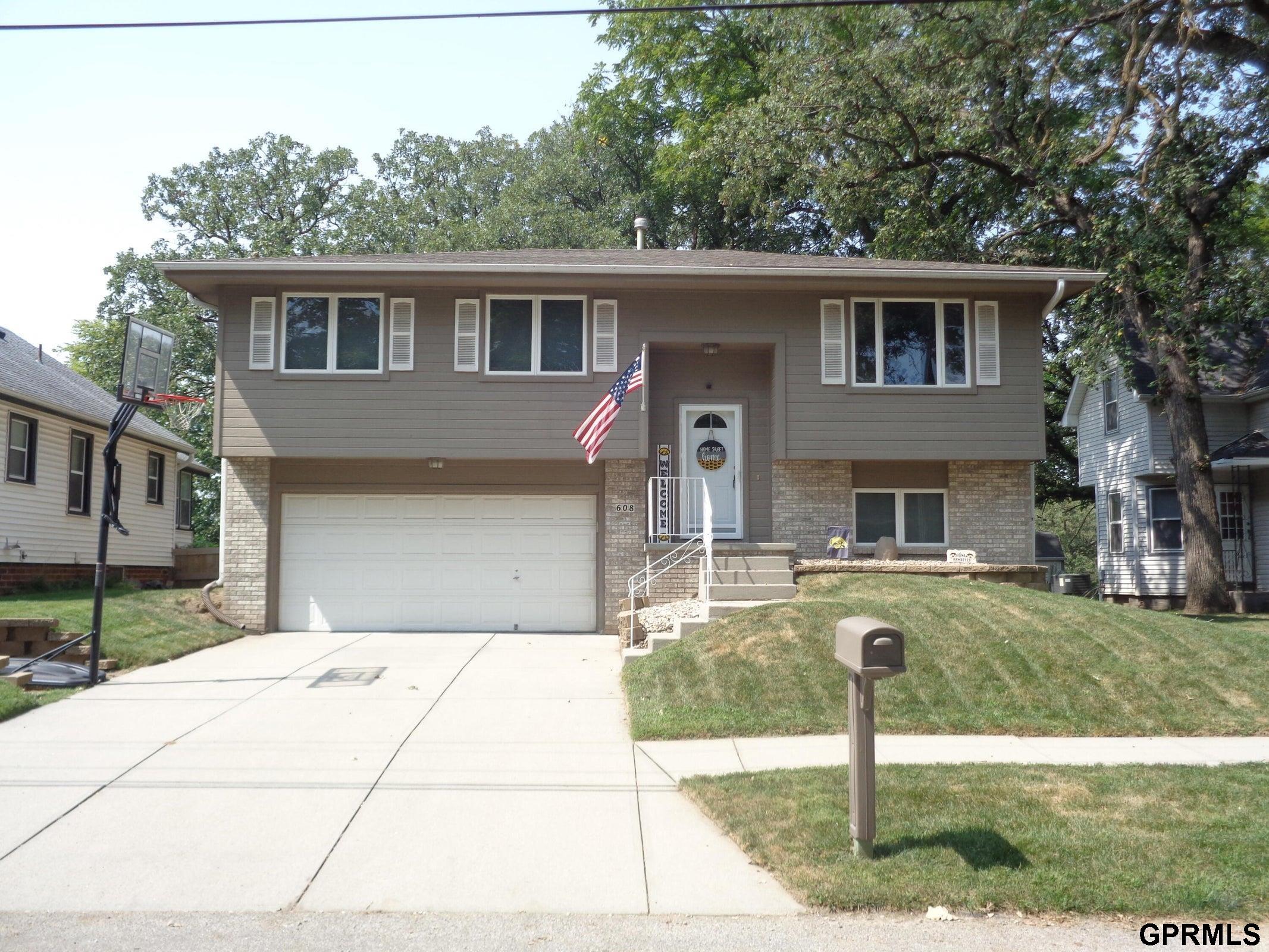 608 Hazel Street, Council Bluffs, Iowa image 2