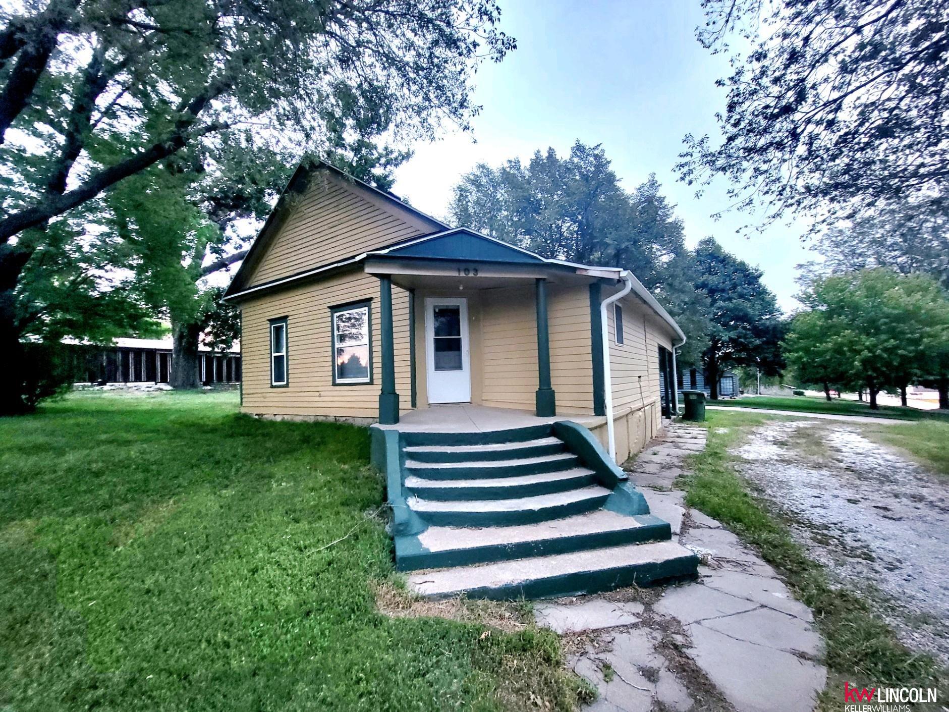 103 E North Street, Sutton, Nebraska image 1