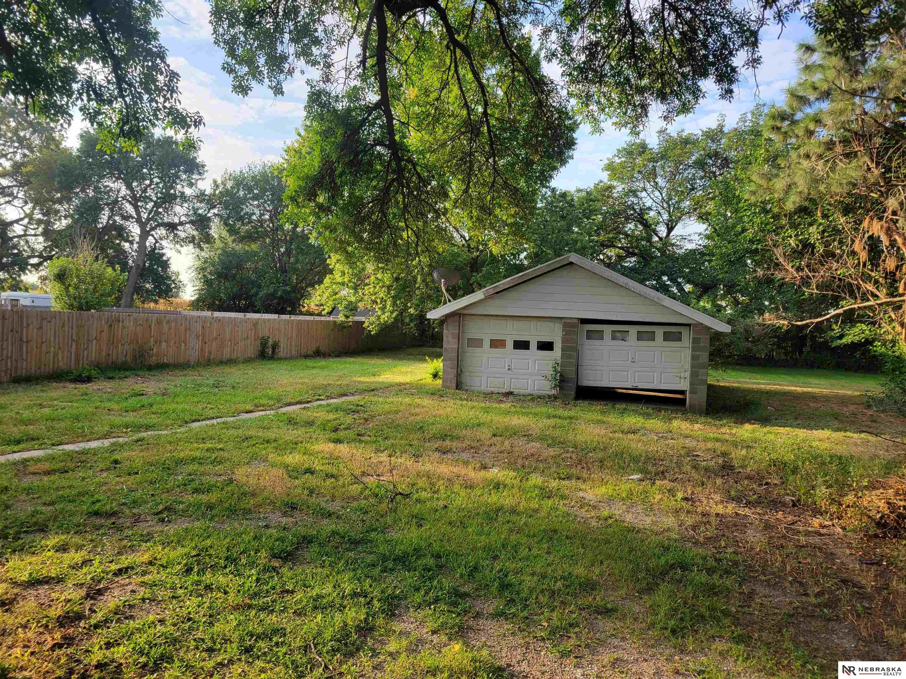 207 E Oak Street, Cedar Bluffs, Nebraska image 2