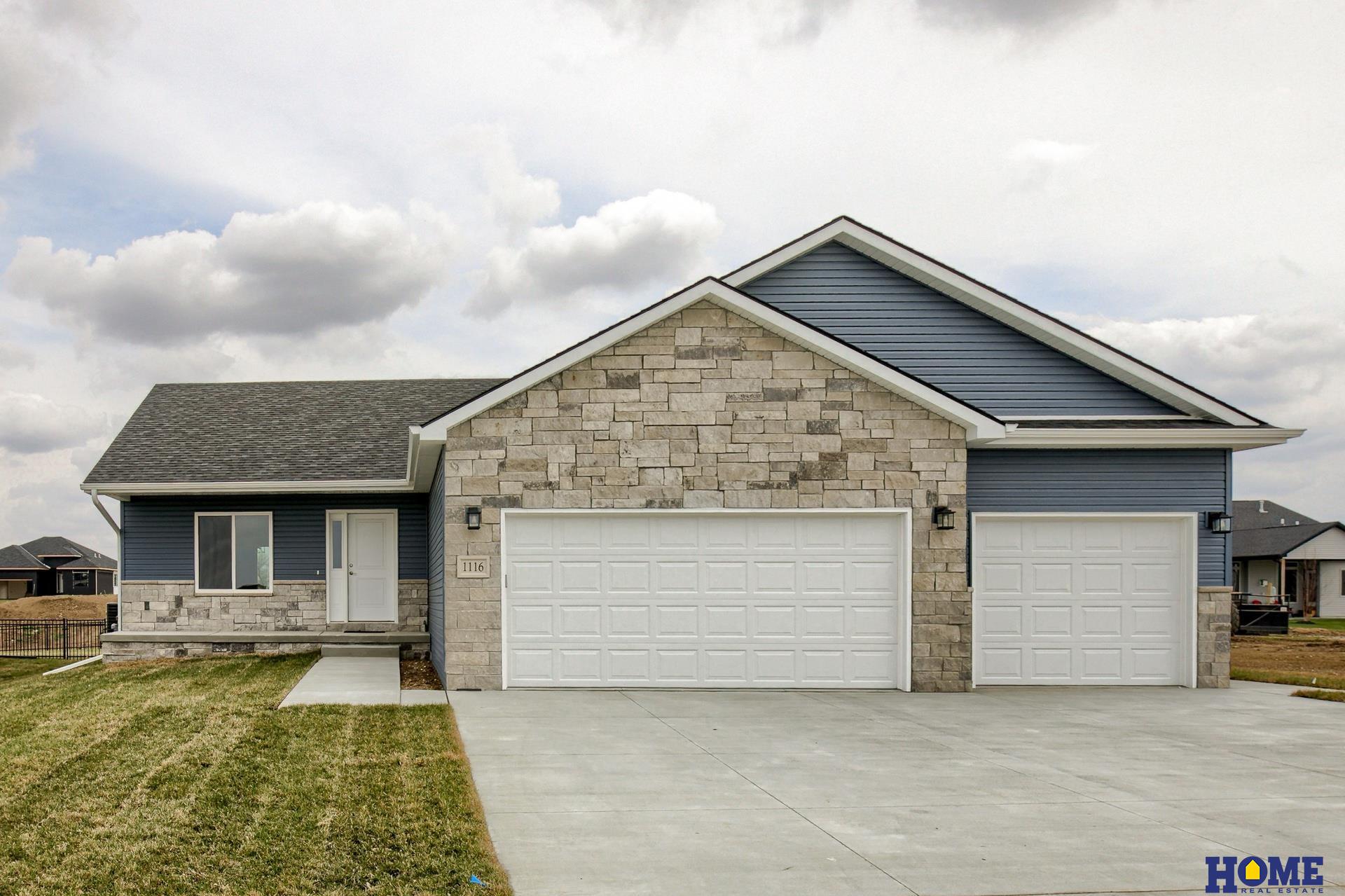 1116 Kantor Lane, Hickman, Nebraska image 1