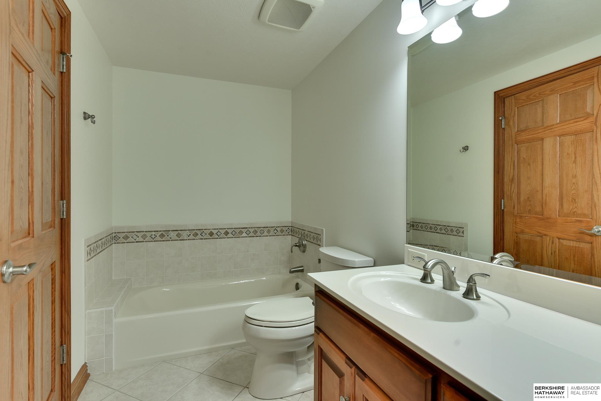 4917 N 96 Street, Omaha, Nebraska image 43