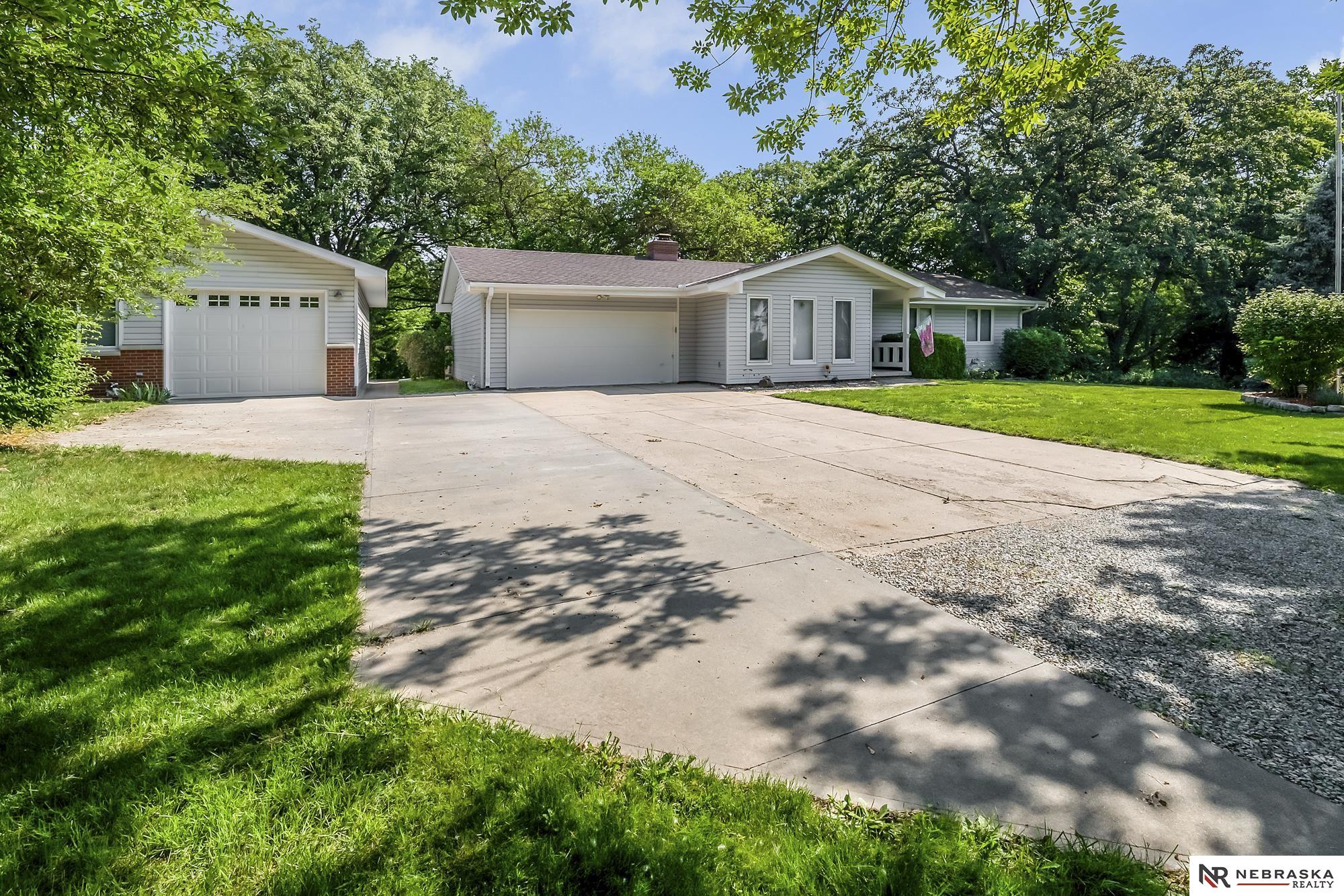 15702 Meadow Ridge, Springfield, Nebraska image 2