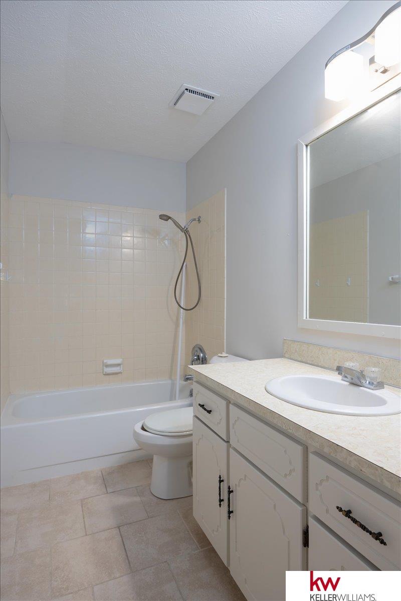 15945 Gold Circle, Omaha, Nebraska image 11