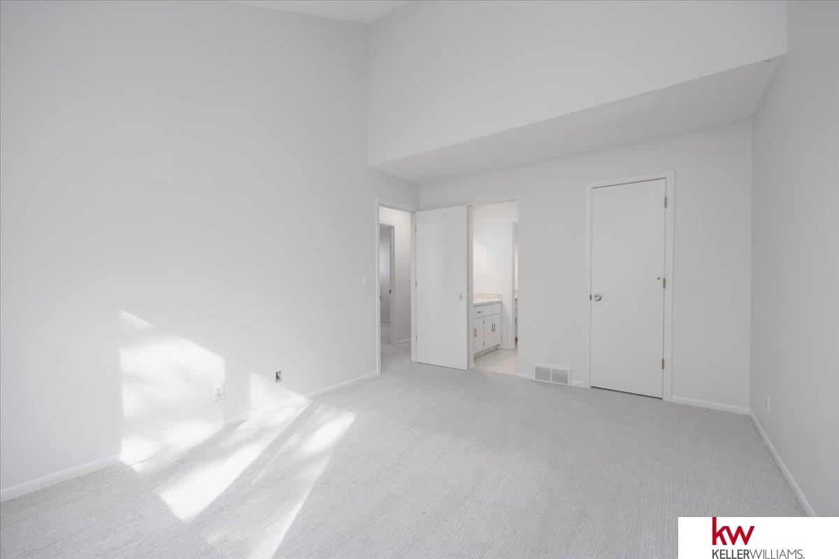 15945 Gold Circle, Omaha, Nebraska image 16