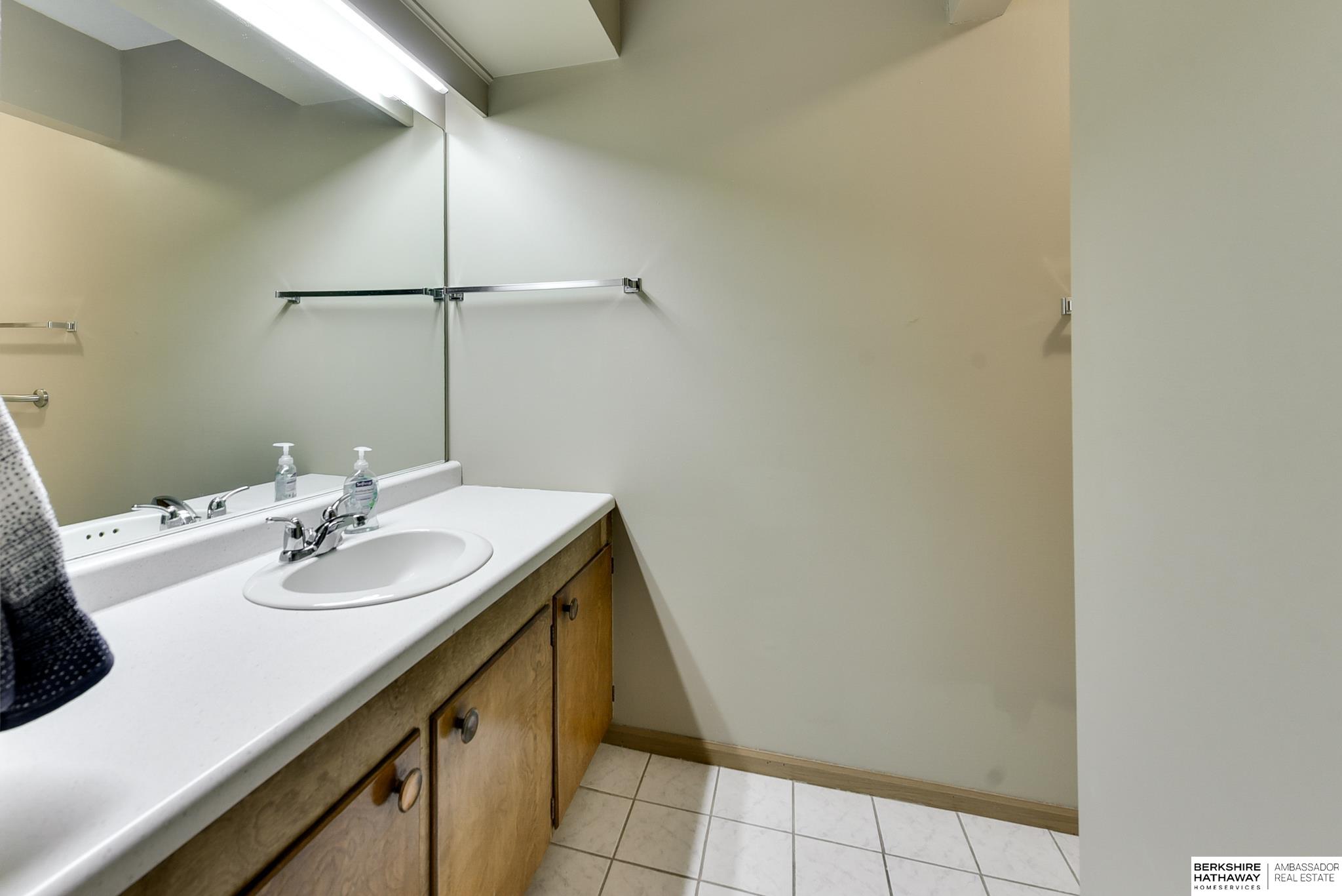 16 Virginia Hills Road, Council Bluffs, Iowa image 24