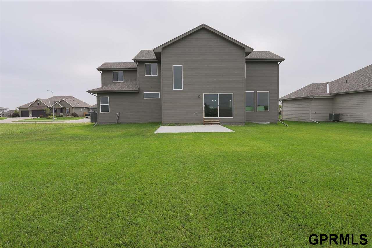 315 Kristi Lane, Hickman, Nebraska image 2
