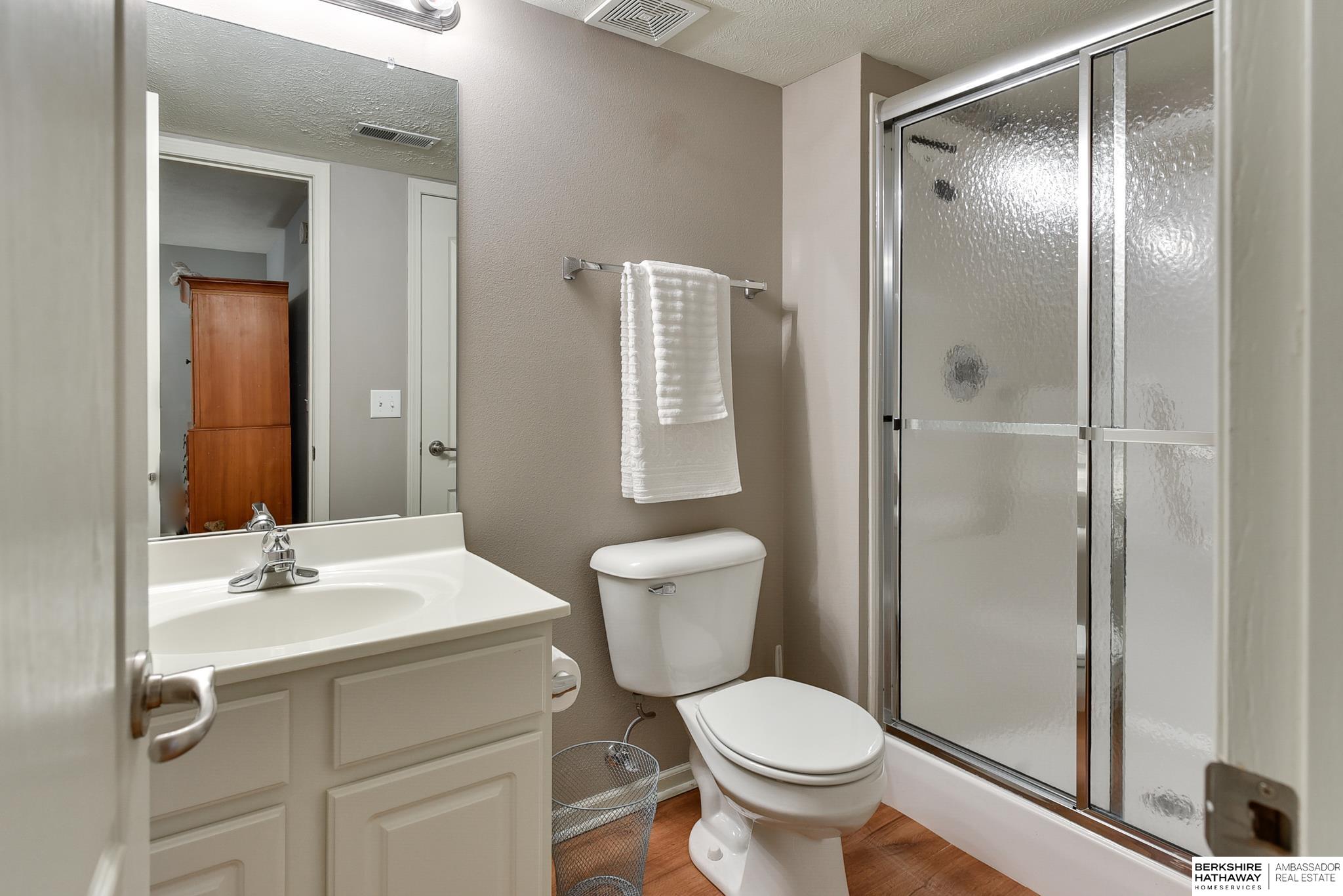 16055 Browne Street, Omaha, Nebraska image 32