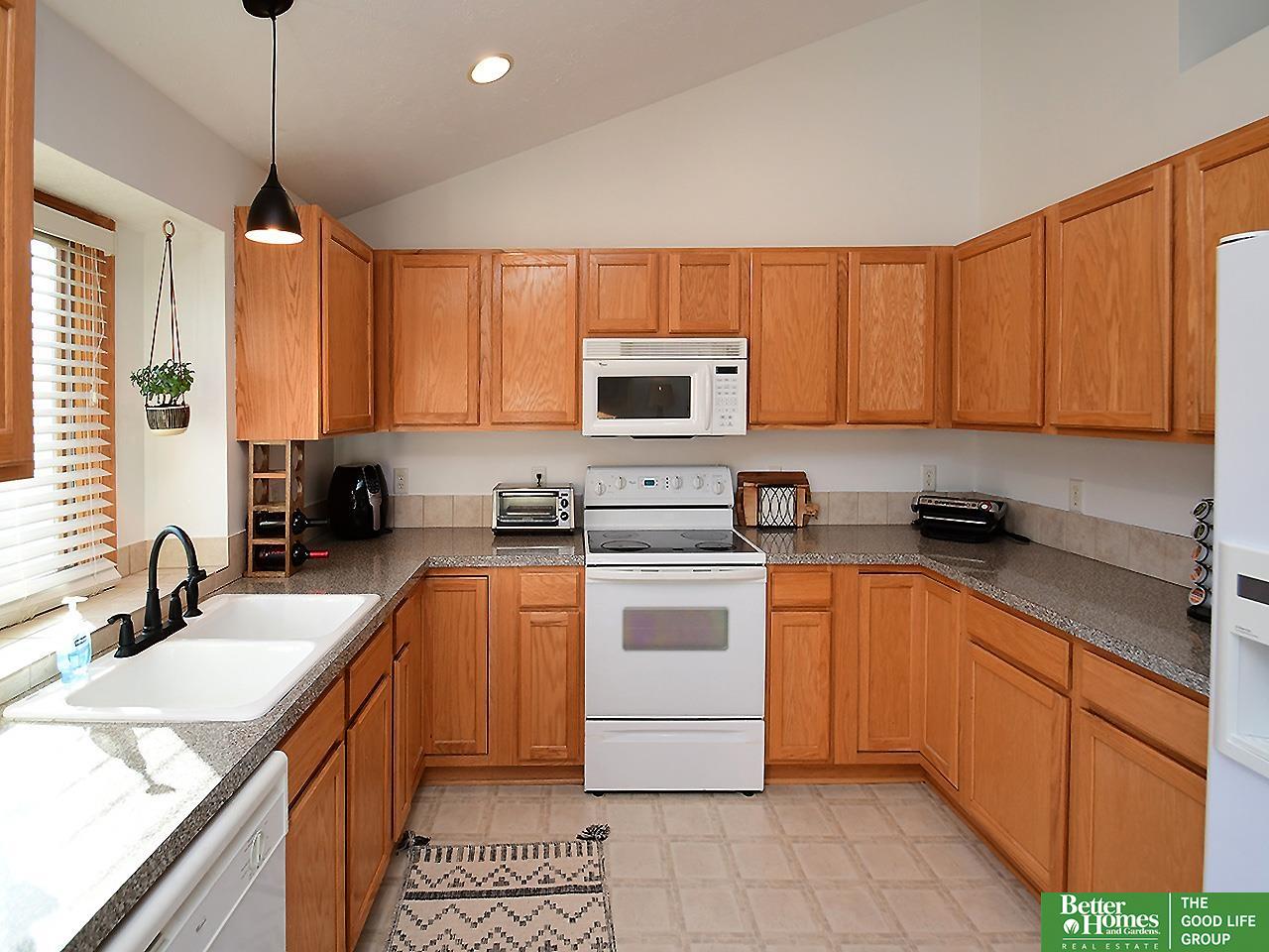 6517 S 167 Avenue, Omaha, Nebraska image 8