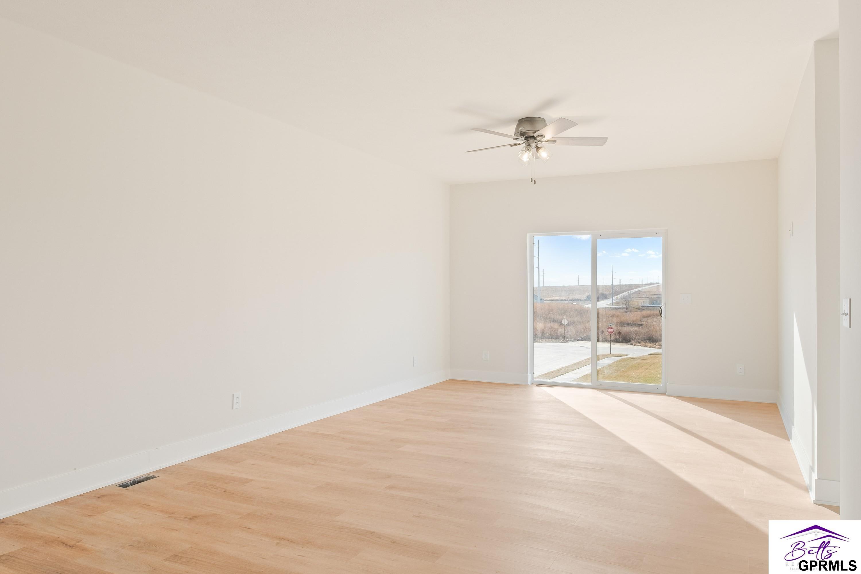 6044 Oakcrest Plaza #8, Omaha, Nebraska image 4
