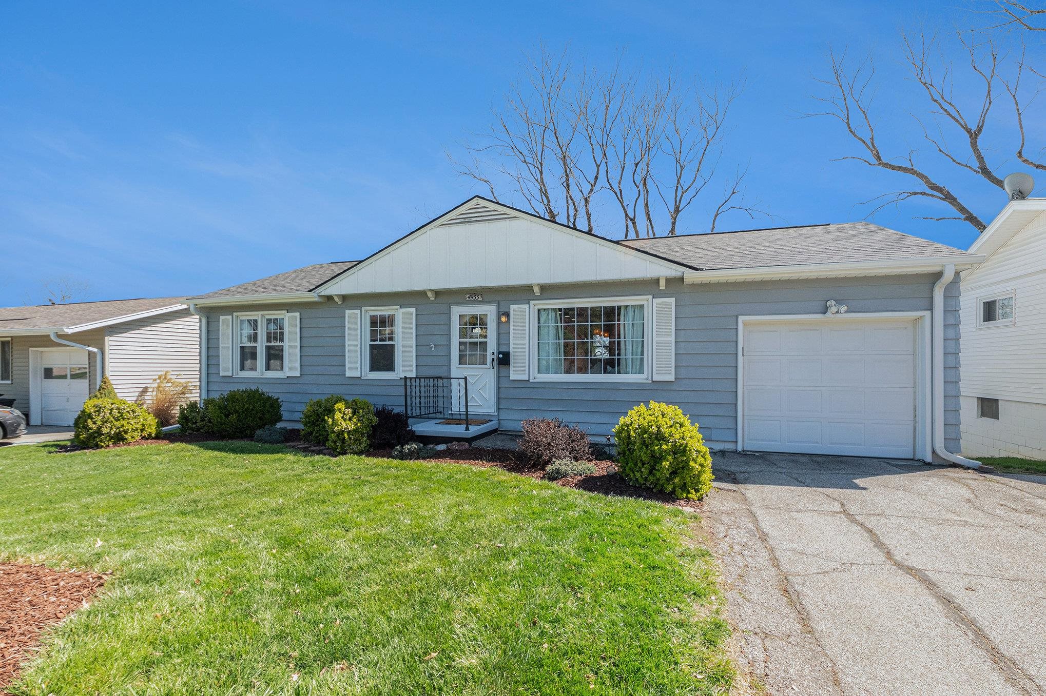 4933 S 77th Avenue, Ralston, Nebraska image 2
