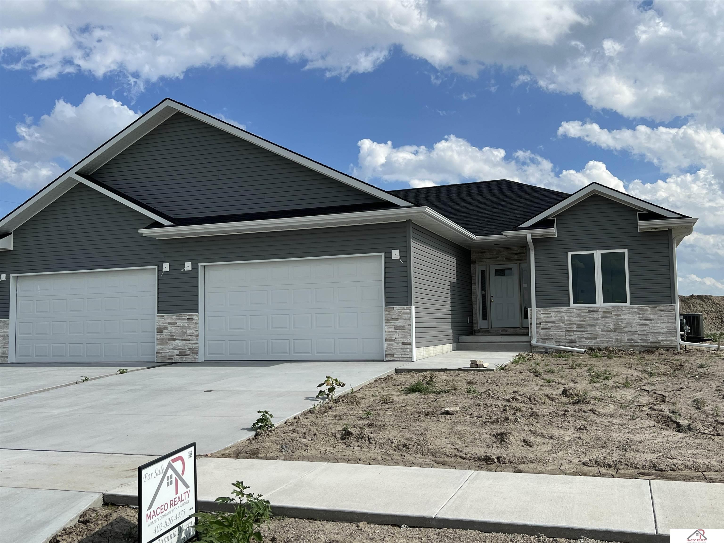 2425 Fairway Drive, Crete, Nebraska image 1