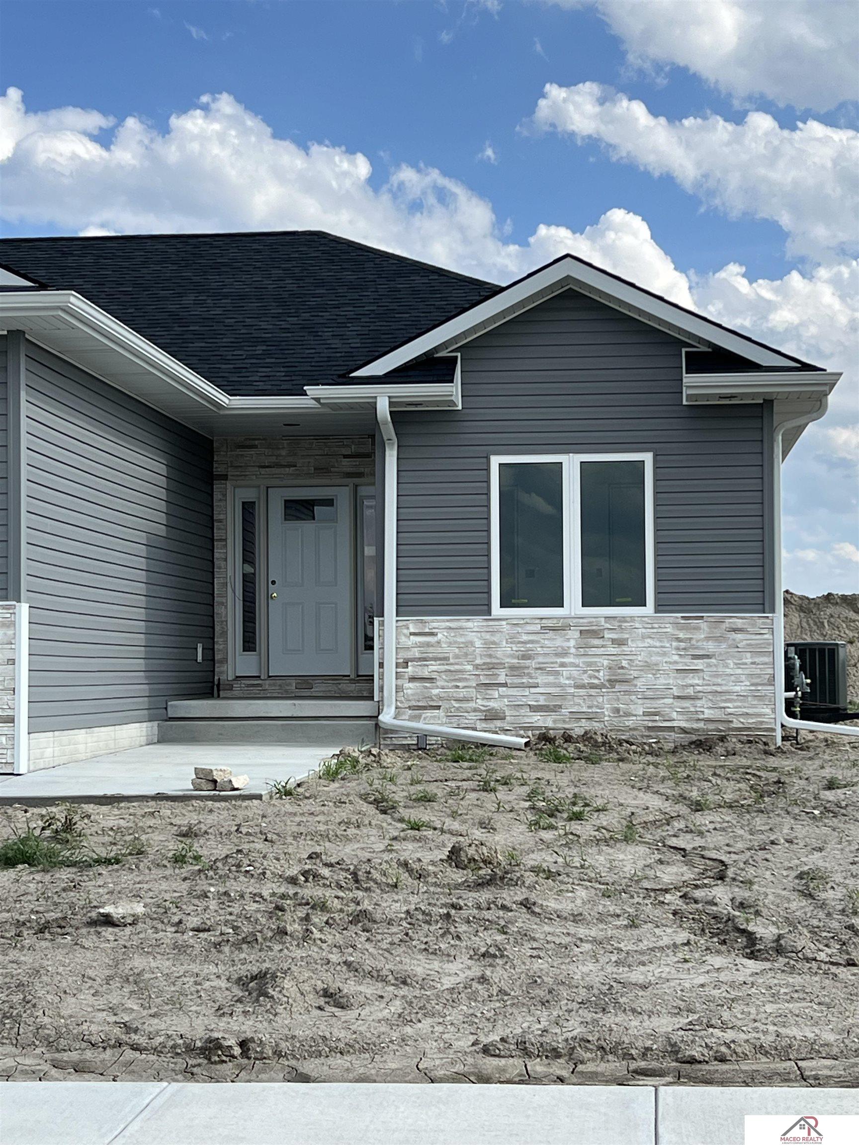 2425 Fairway Drive, Crete, Nebraska image 2