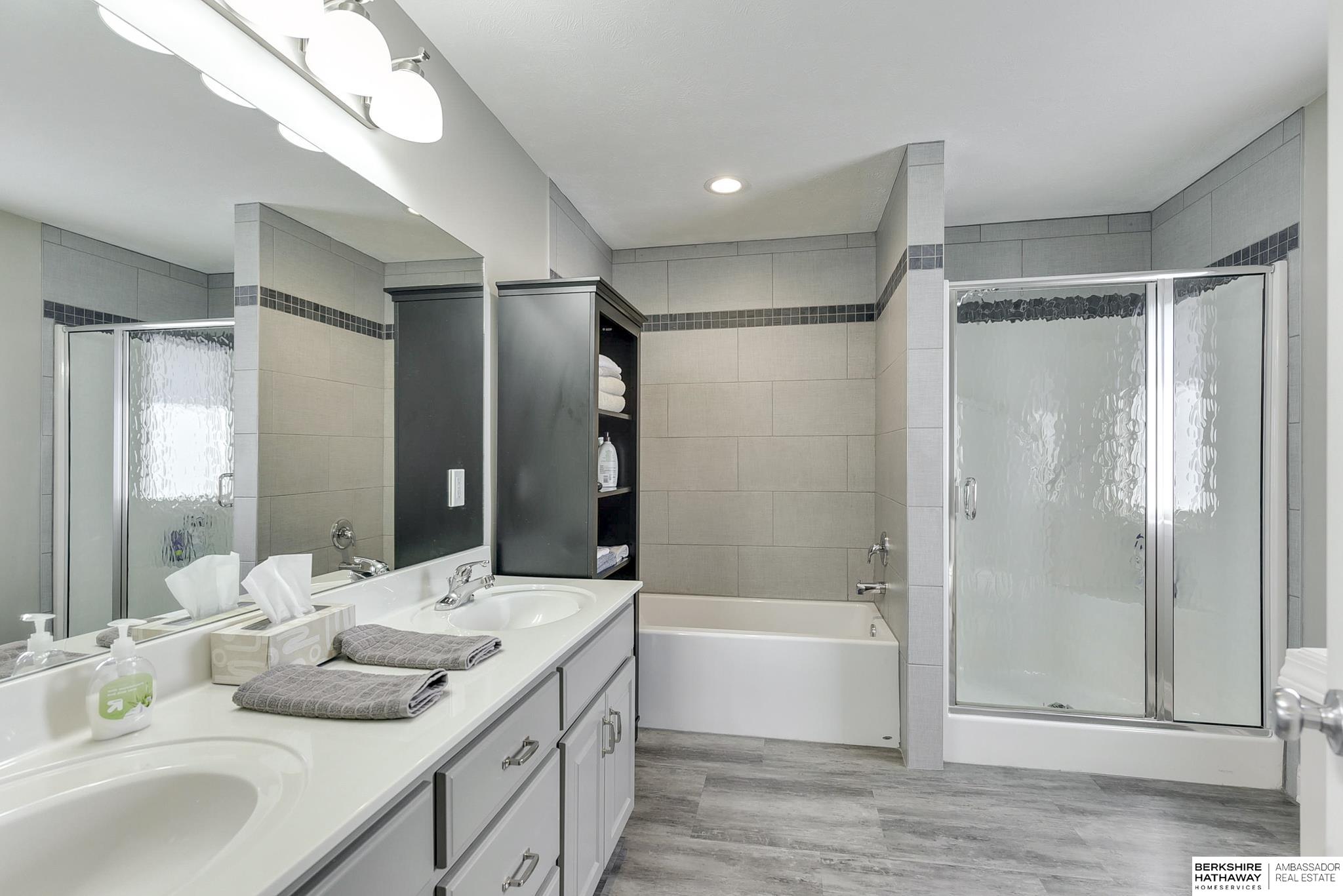 16724 Ogden Circle, Omaha, Nebraska image 23