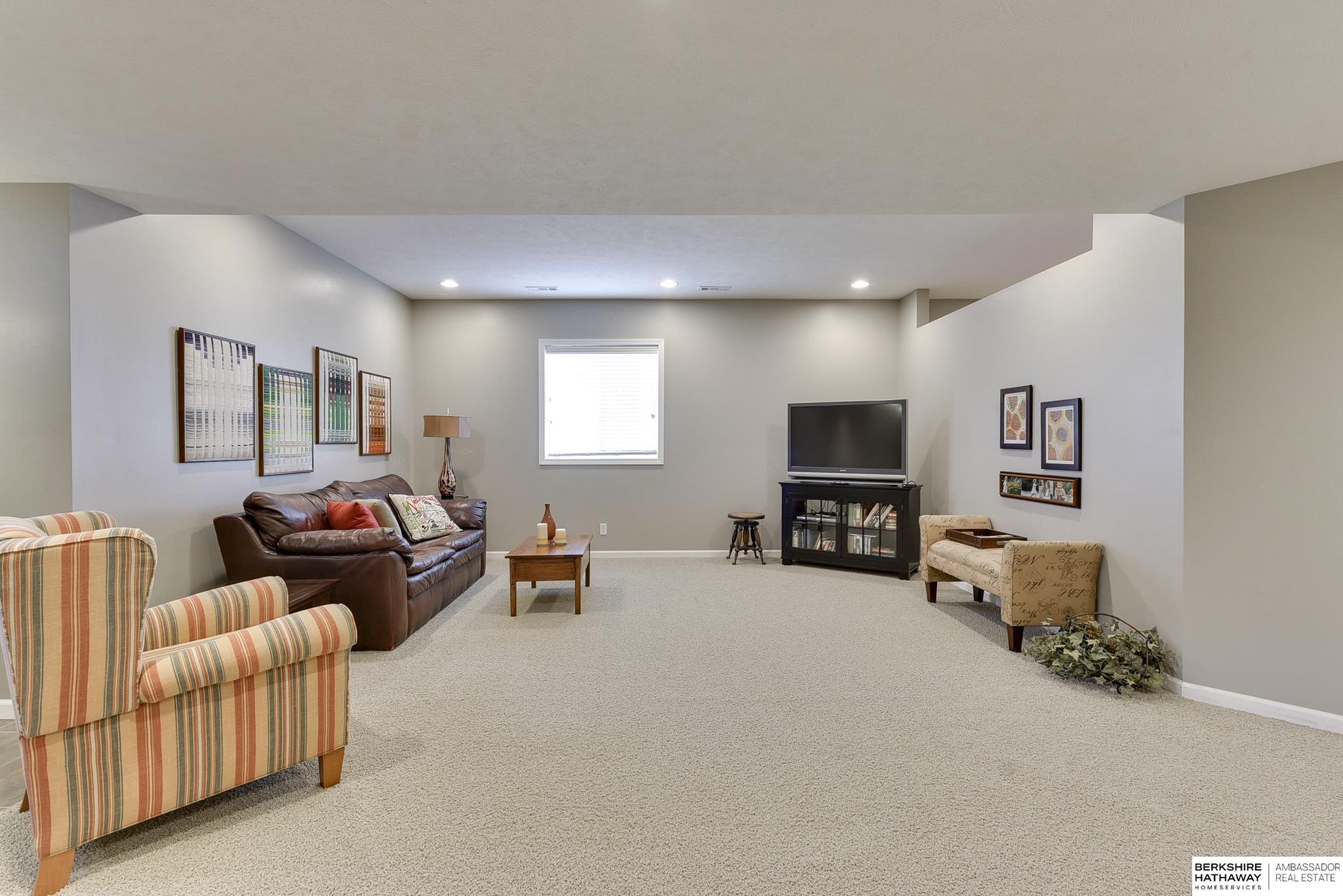 16724 Ogden Circle, Omaha, Nebraska image 28