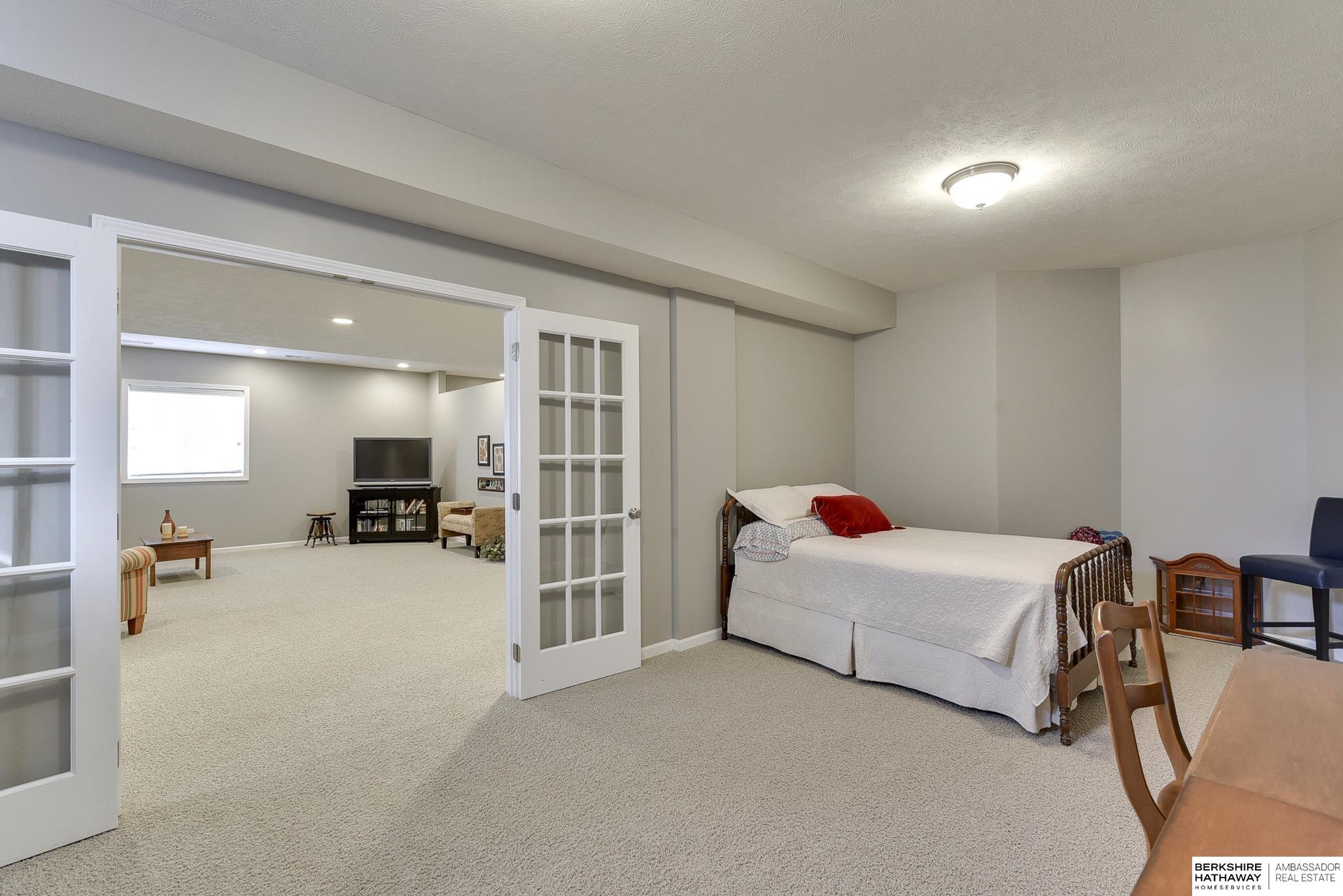 16724 Ogden Circle, Omaha, Nebraska image 33