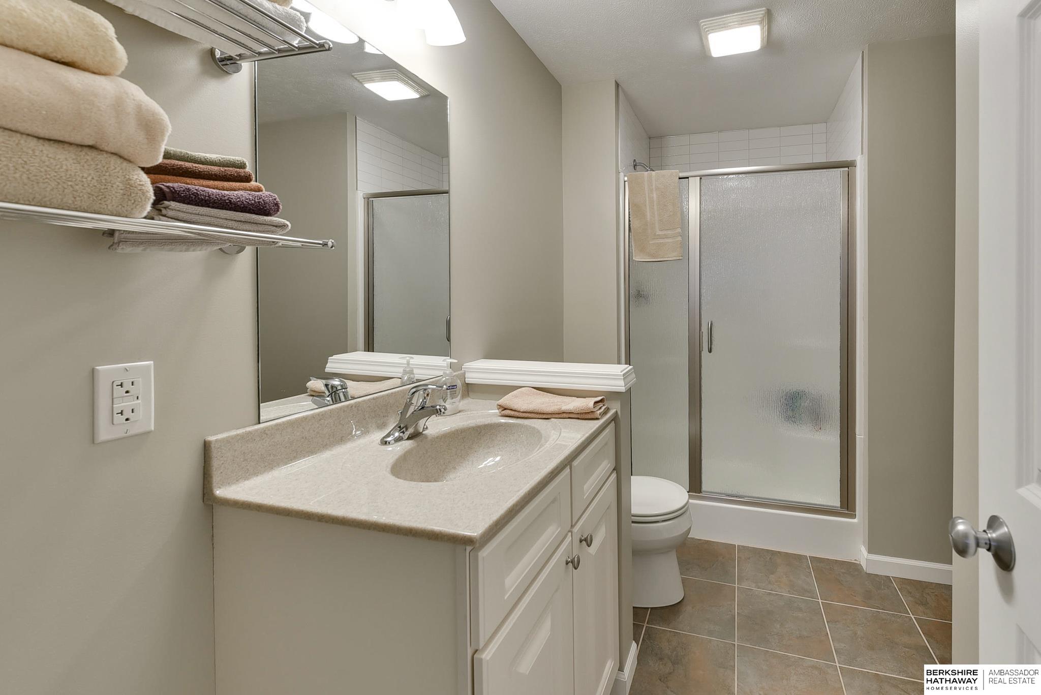 16724 Ogden Circle, Omaha, Nebraska image 35