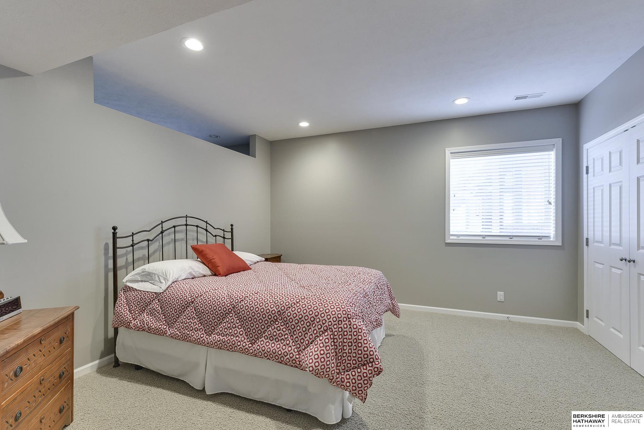 16724 Ogden Circle, Omaha, Nebraska image 36