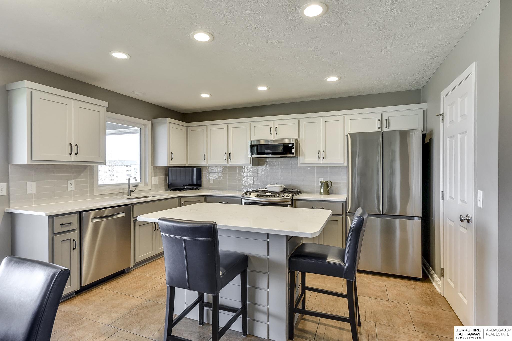 16724 Ogden Circle, Omaha, Nebraska image 9