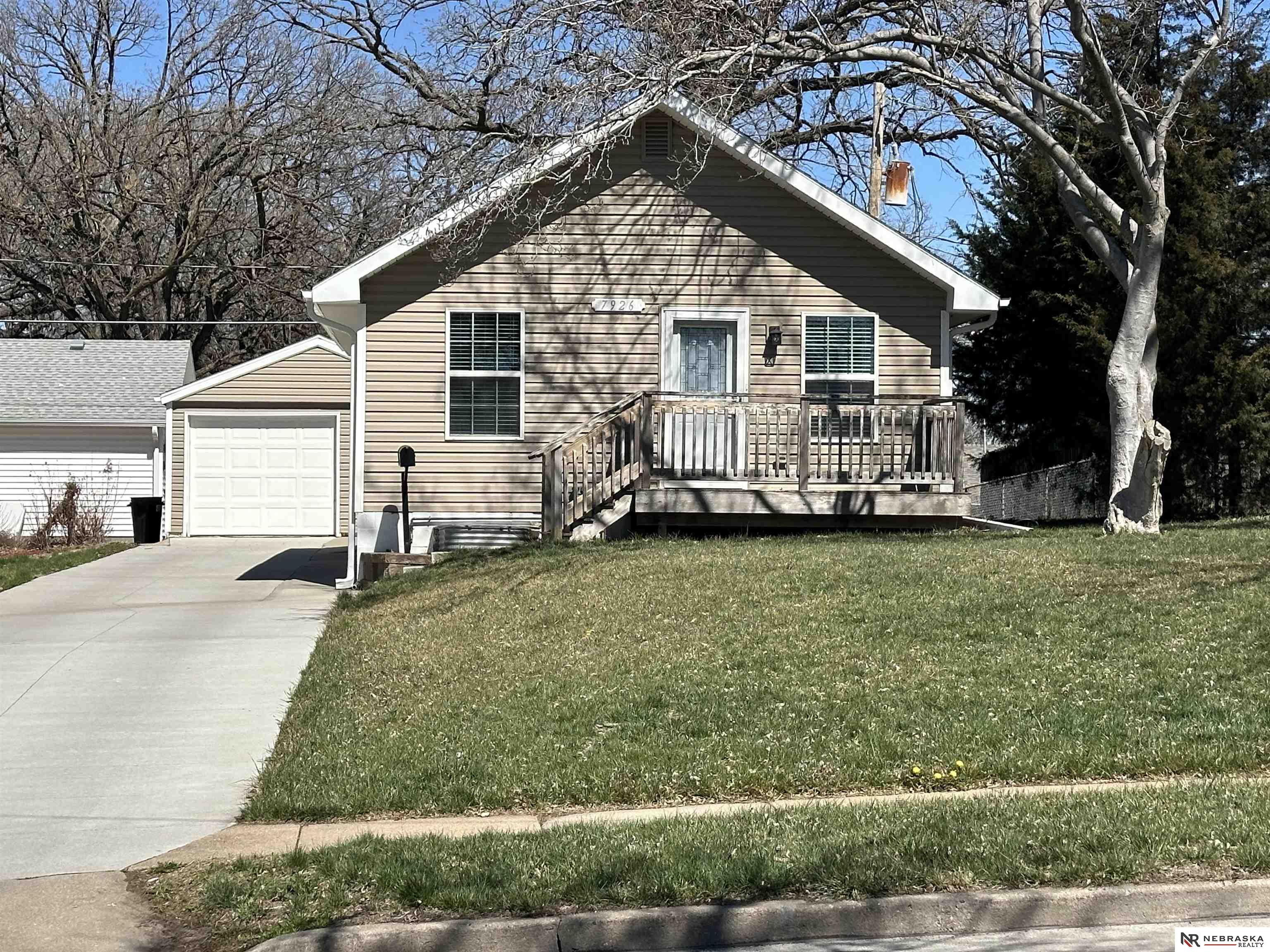 7926 Oakwood Street, Ralston, Nebraska image 1