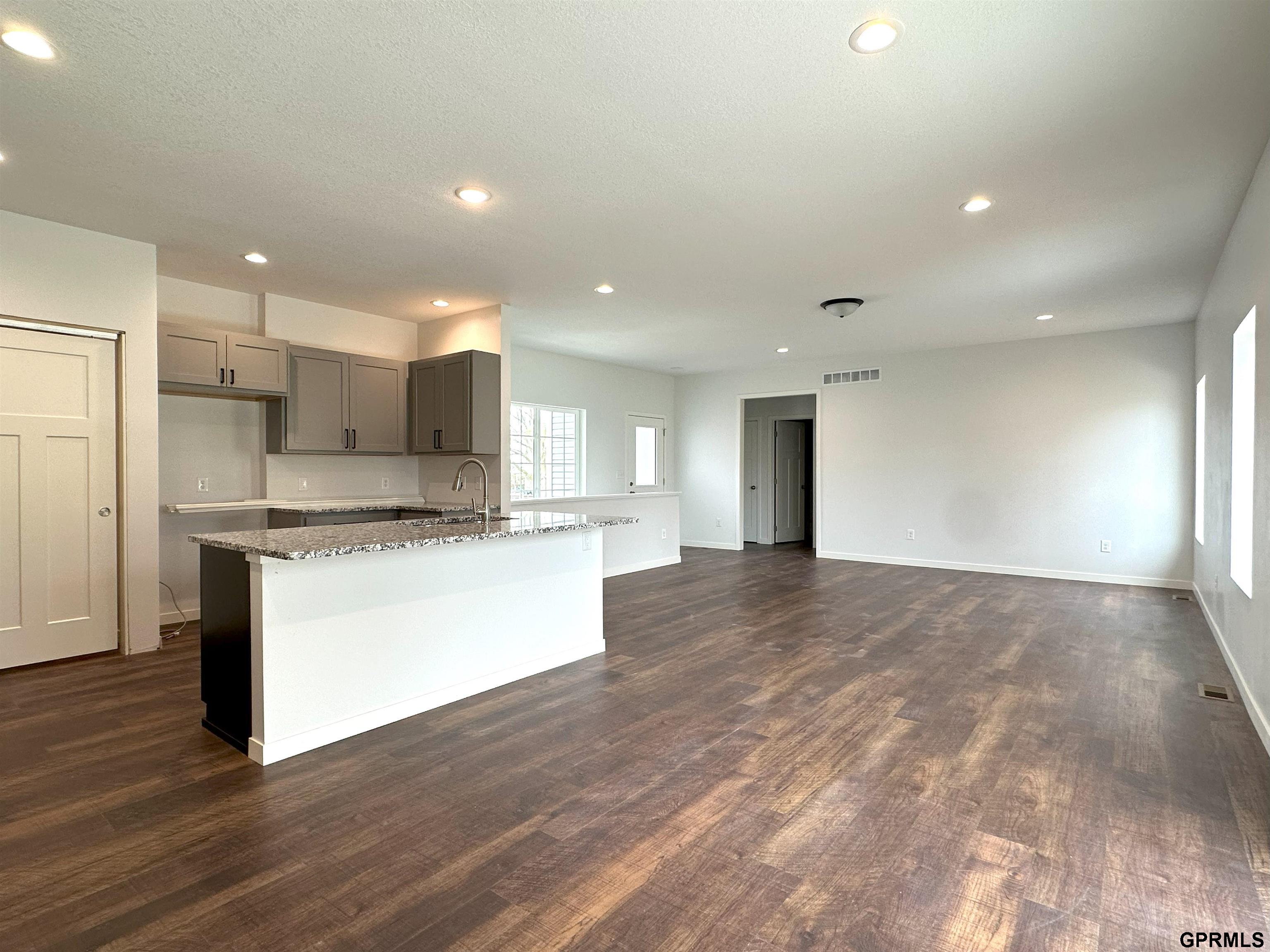 174 W Railway Avenue, Deshler, Nebraska image 3