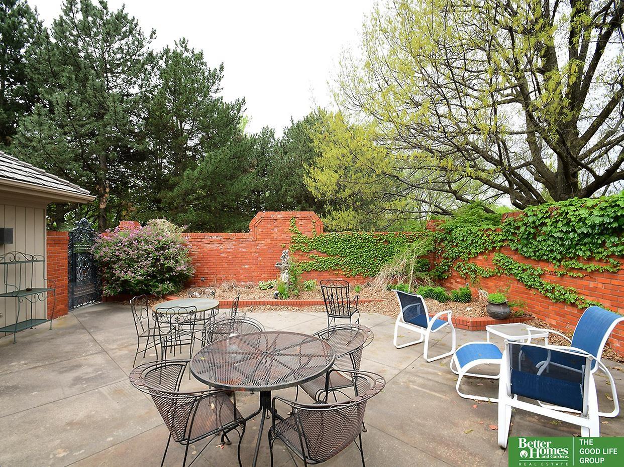 9741 Nottingham Drive, Omaha, Nebraska image 24