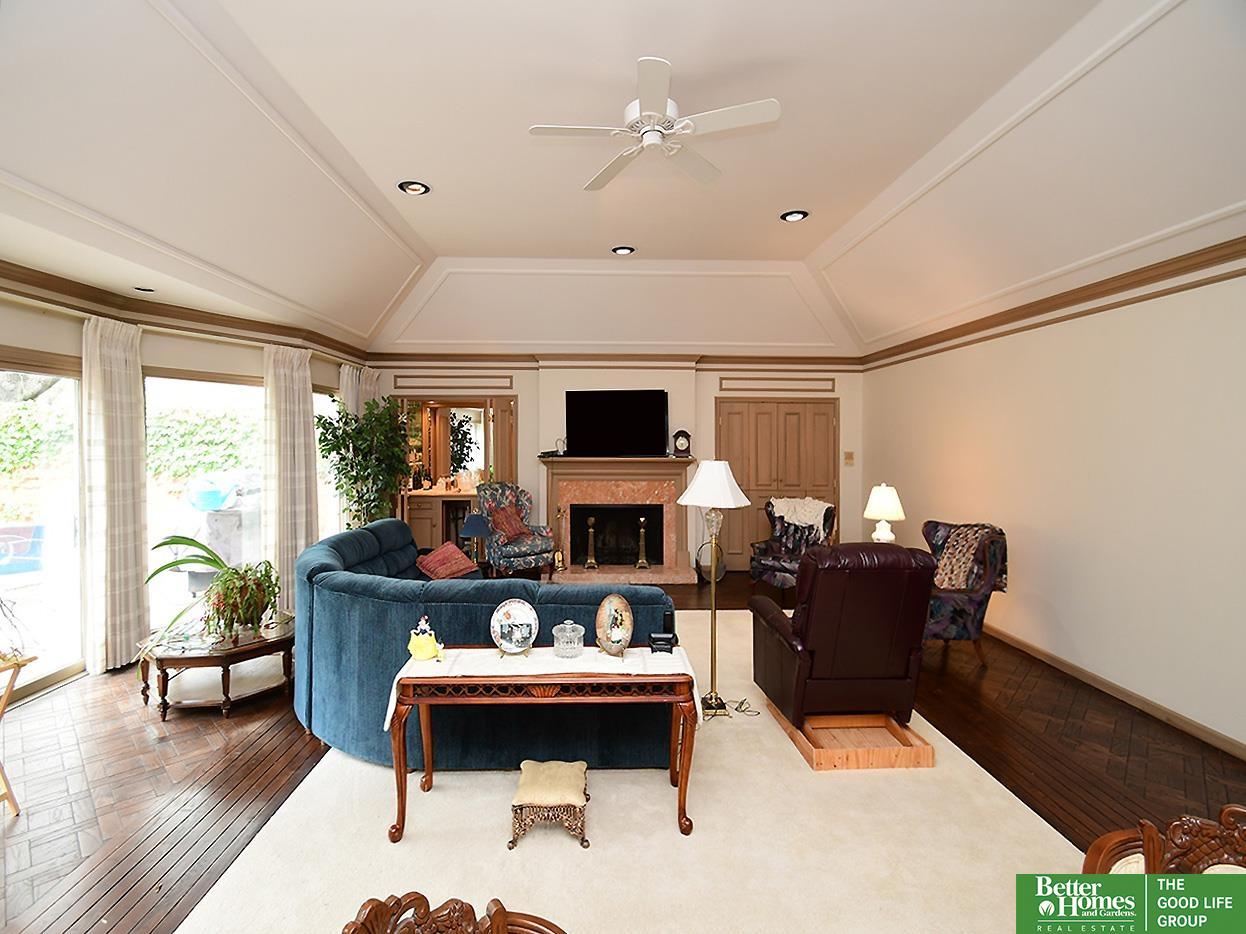 9741 Nottingham Drive, Omaha, Nebraska image 6