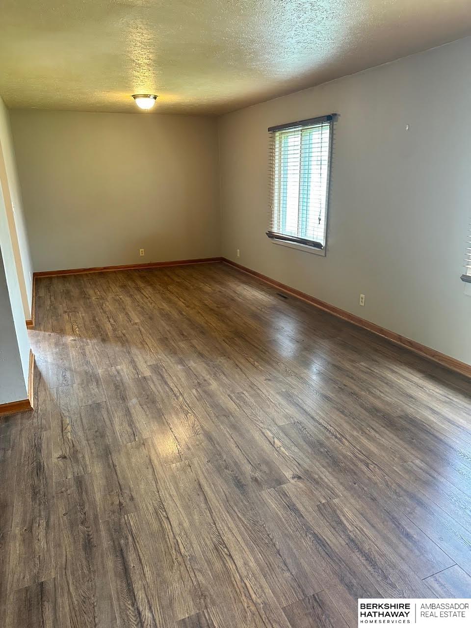 710 Q Avenue, Carter Lake, Iowa image 3