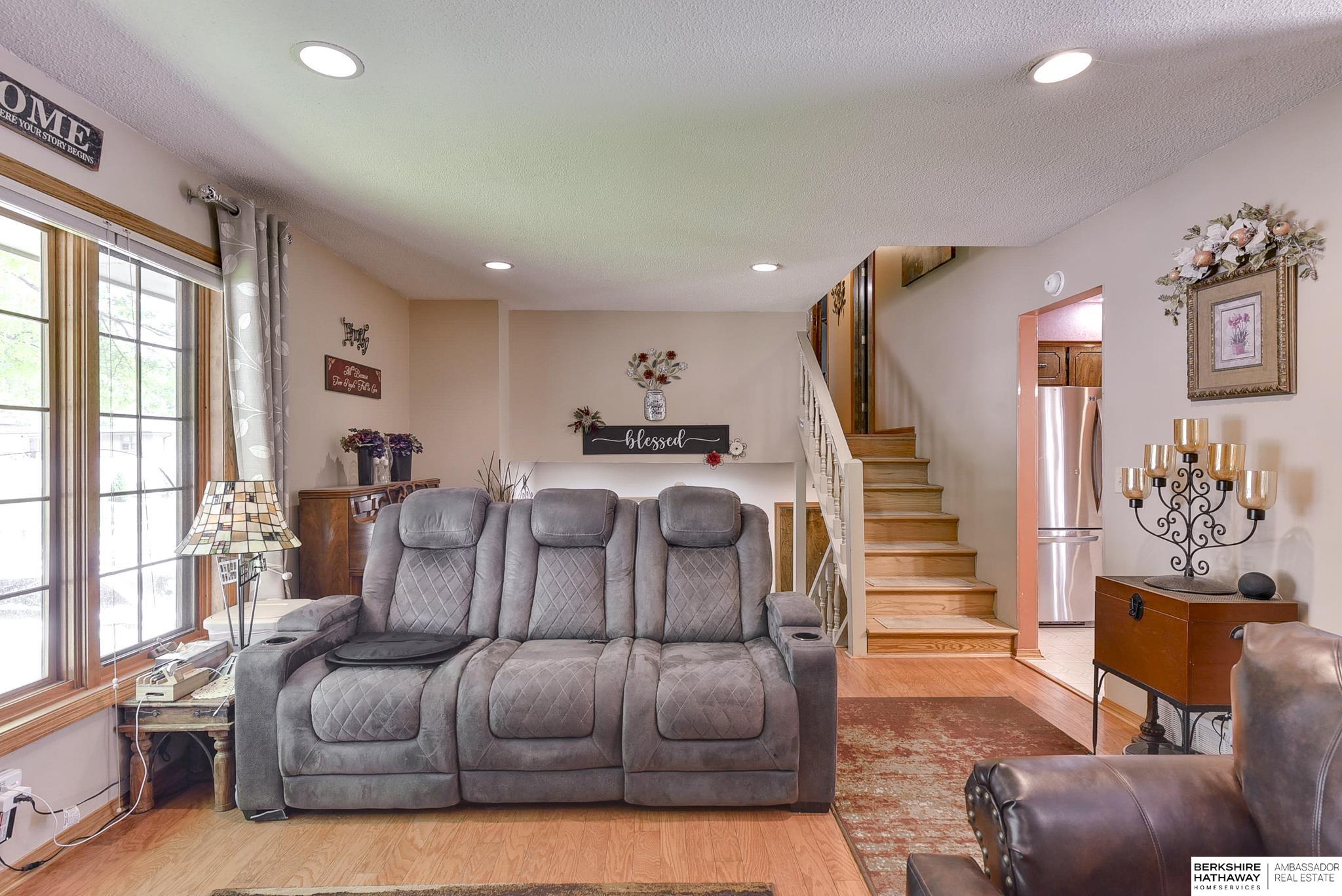 6717 S 73rd Terrace Circle, Ralston, Nebraska image 9
