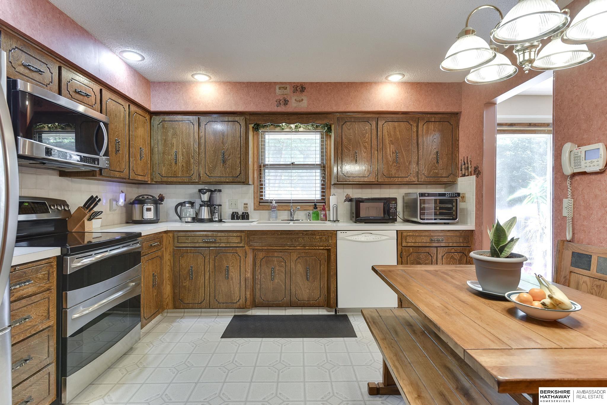 6717 S 73rd Terrace Circle, Ralston, Nebraska image 14