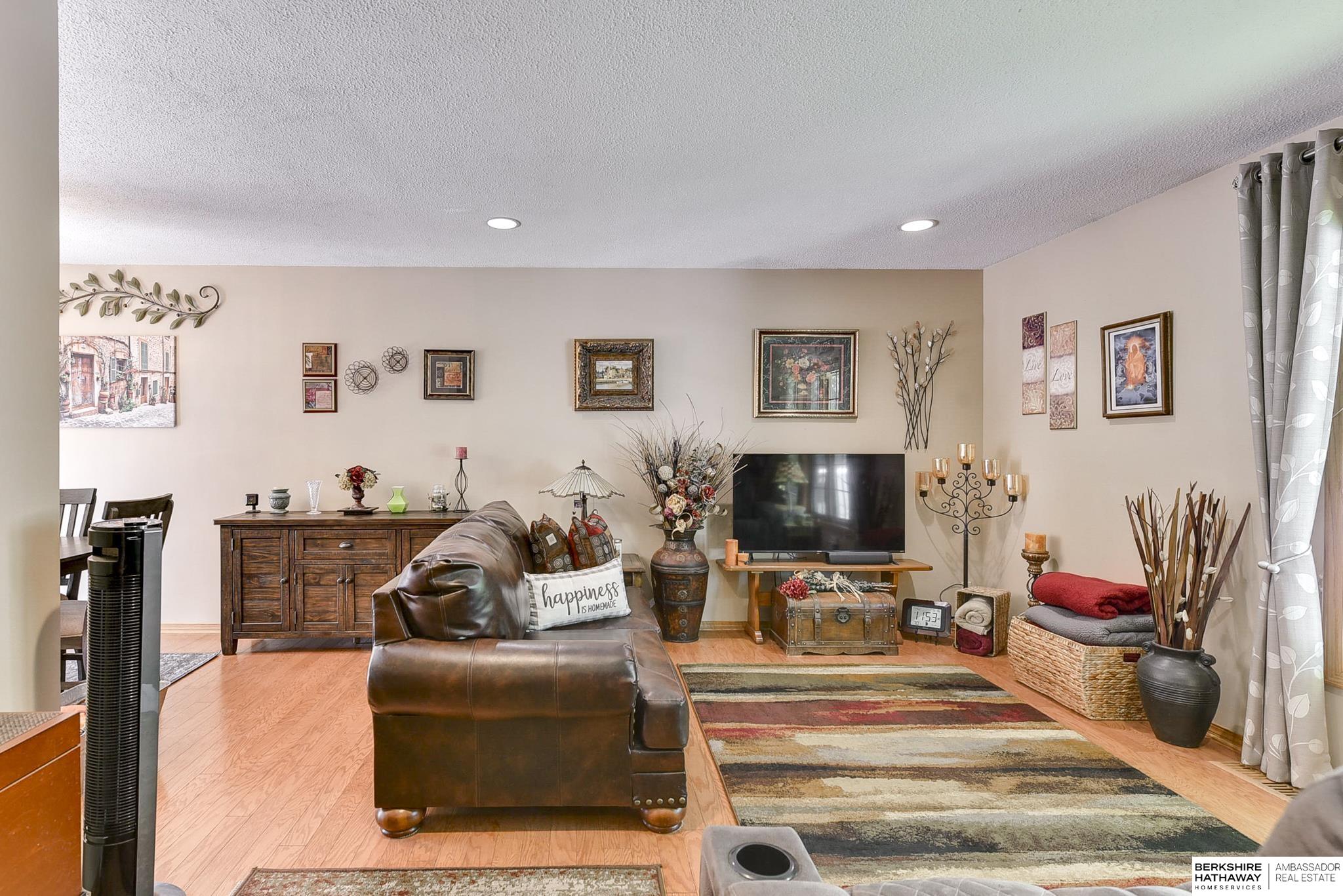 6717 S 73rd Terrace Circle, Ralston, Nebraska image 6