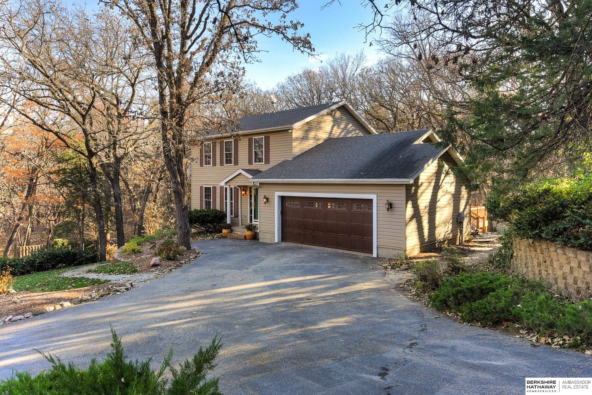 15106 Oak Ridge Drive, Louisville, Nebraska image 1