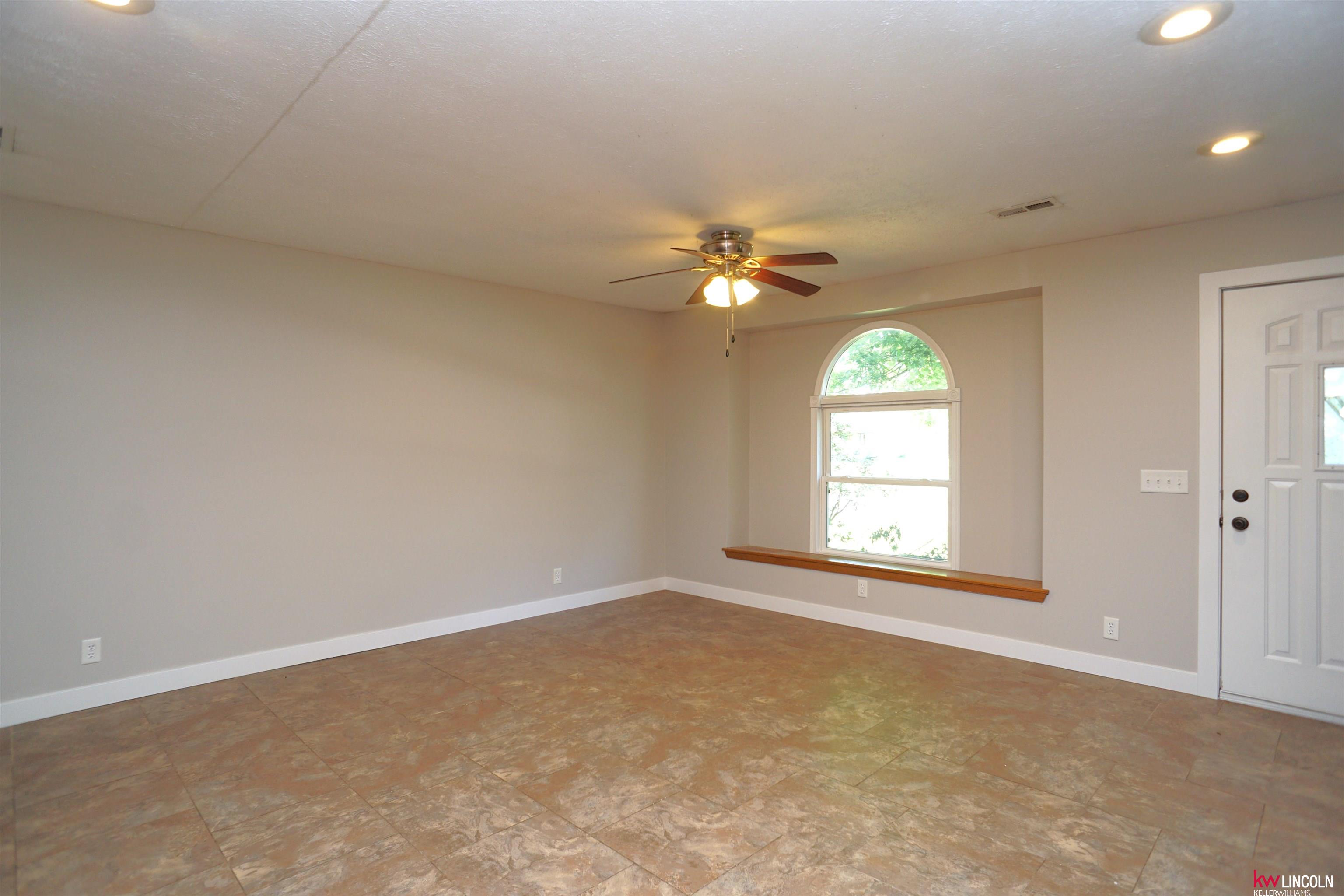 207 Redwood Circle, Hickman, Nebraska image 5