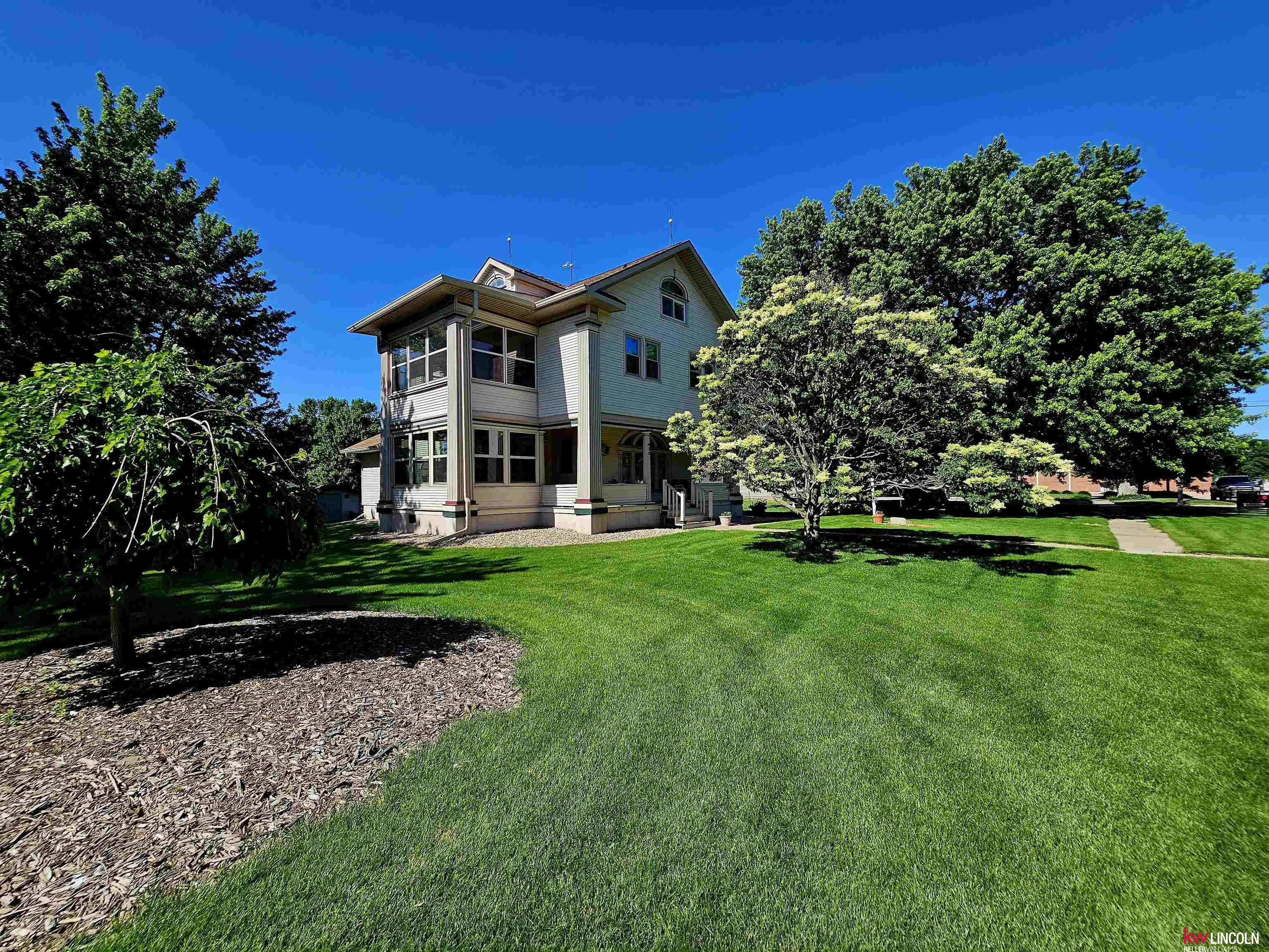 420 E Glenvil Street, Clay Center, Nebraska image 1