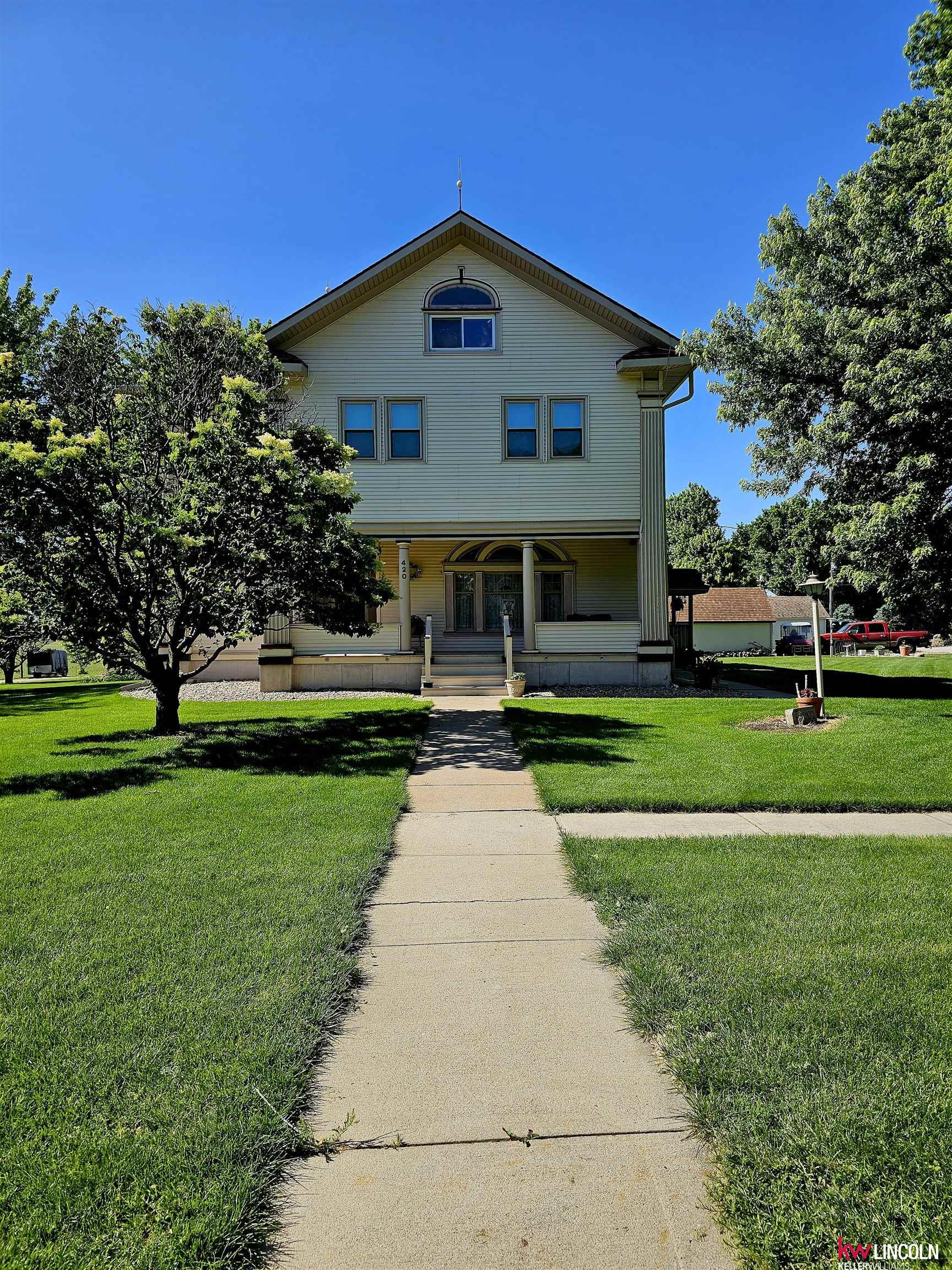 420 E Glenvil Street, Clay Center, Nebraska image 2