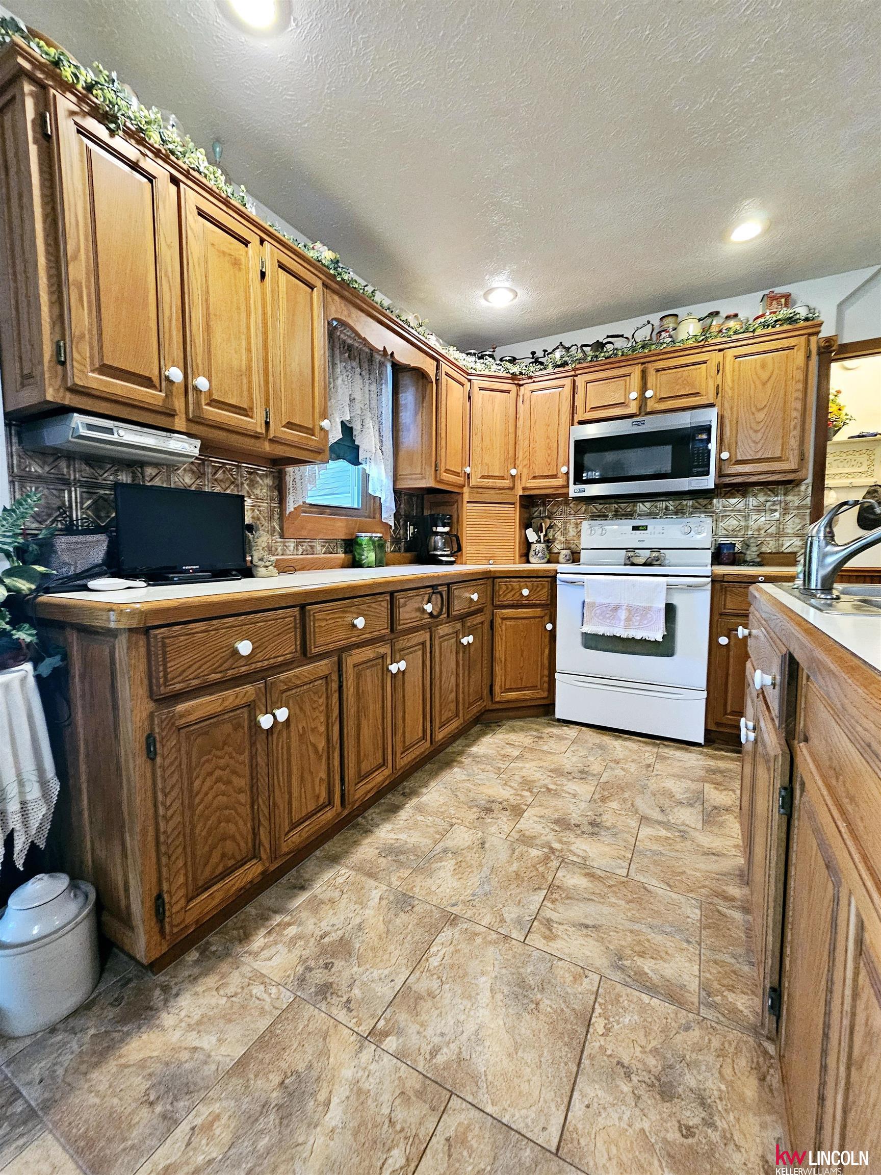 420 E Glenvil Street, Clay Center, Nebraska image 18
