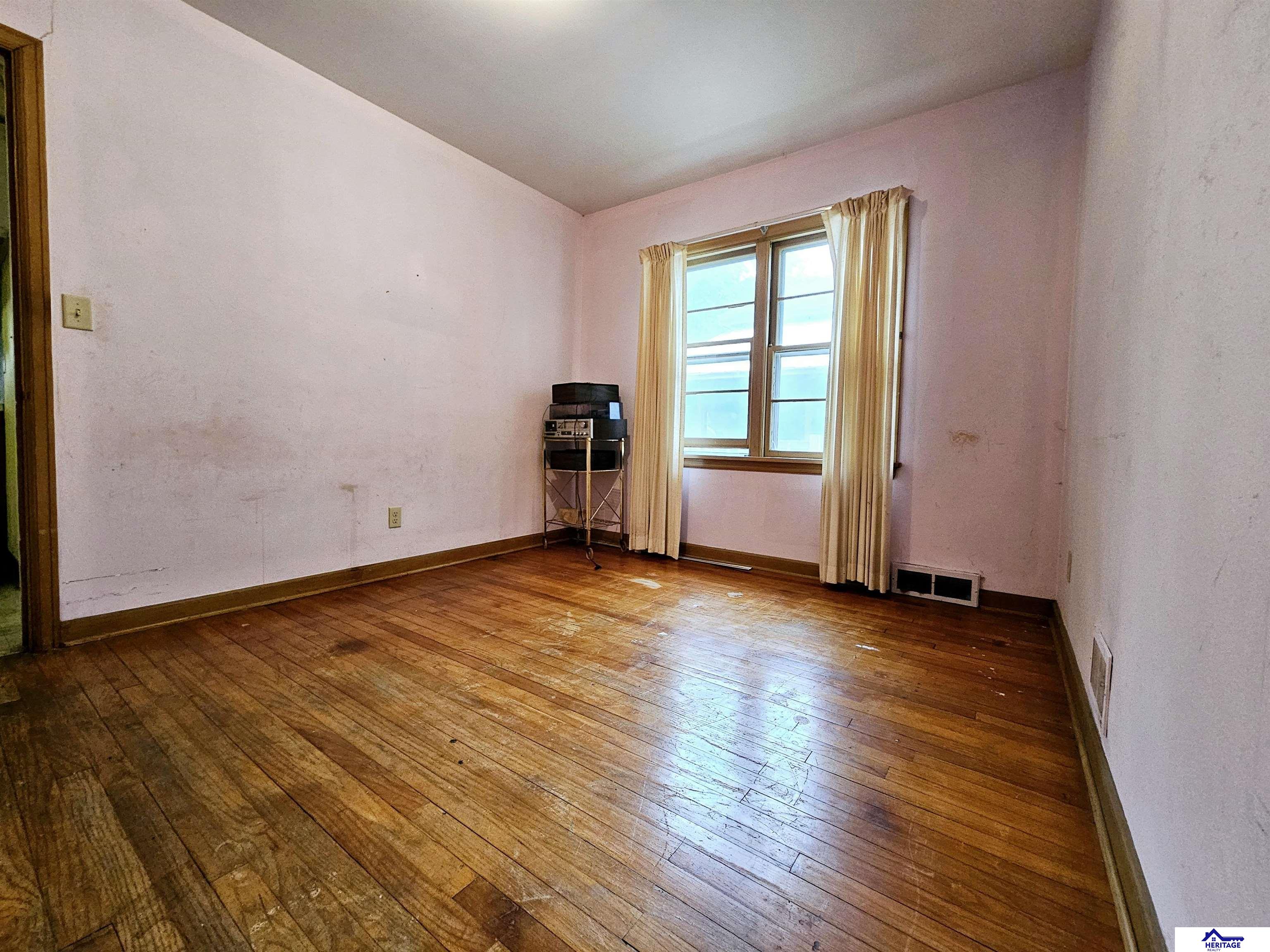 529 E 9th Street, York, Nebraska image 14