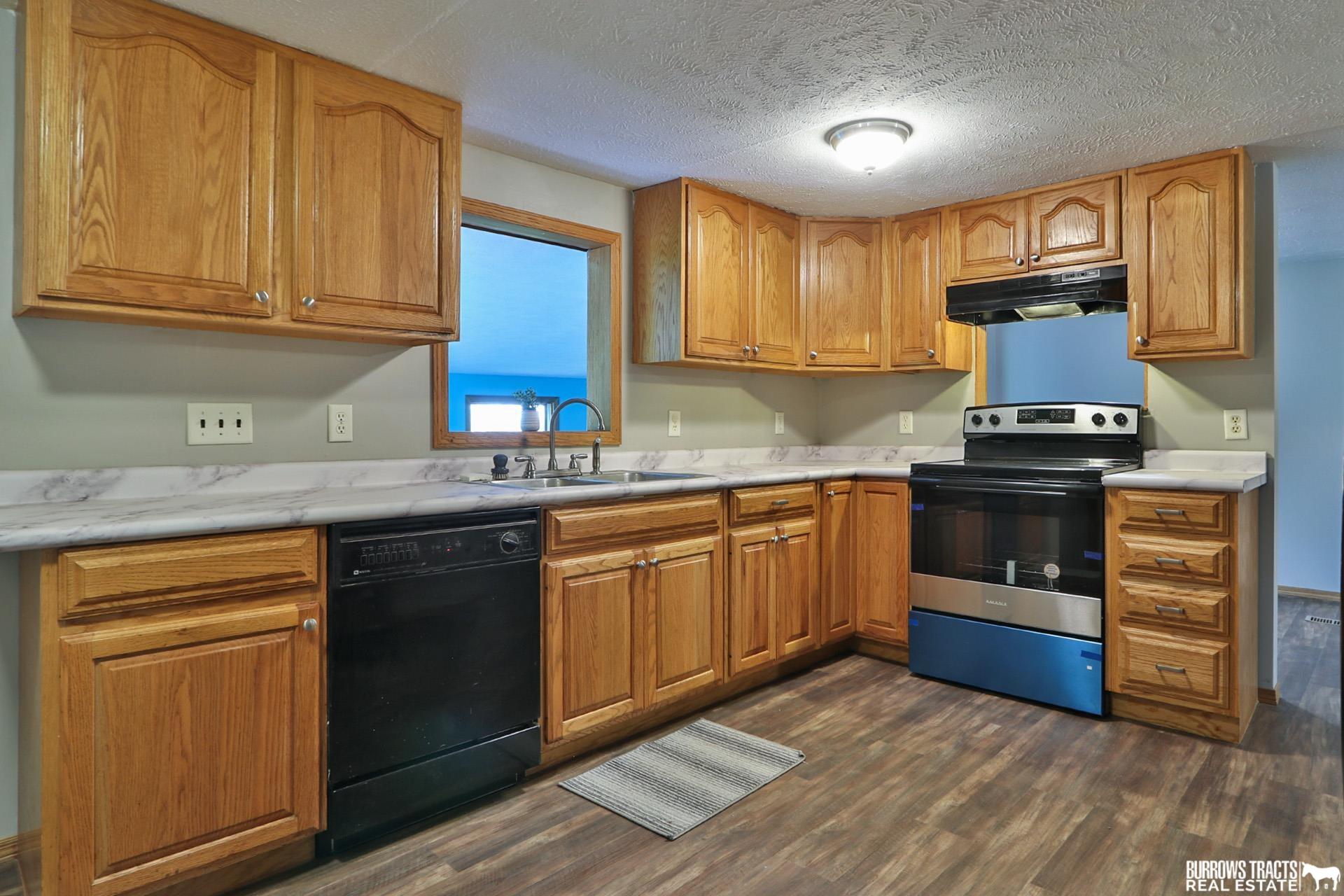 413 W D Street, Elmwood, Nebraska image 8
