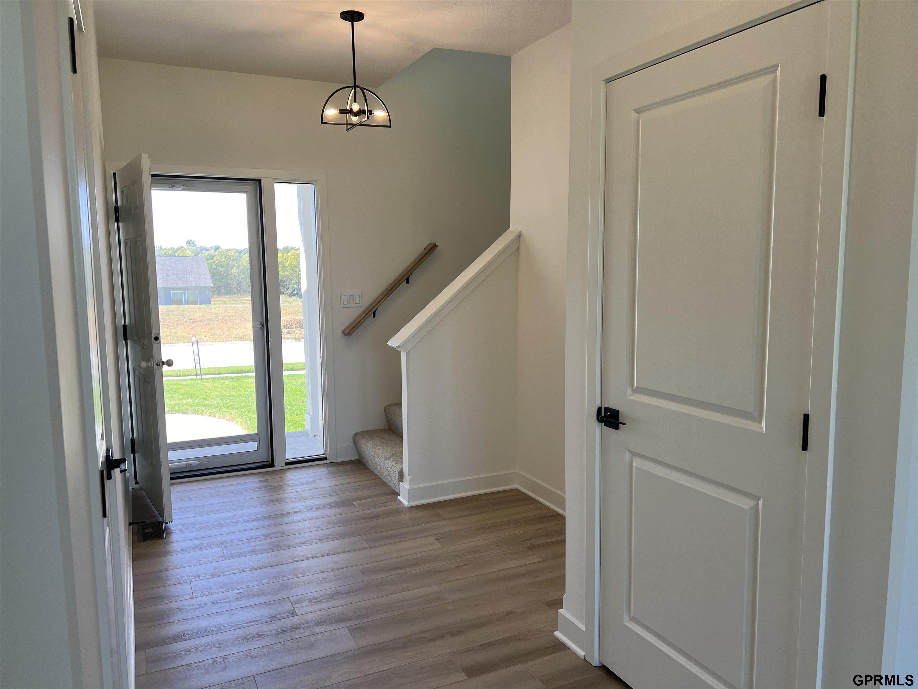 29110 Laurel Circle, Valley, Nebraska image 2