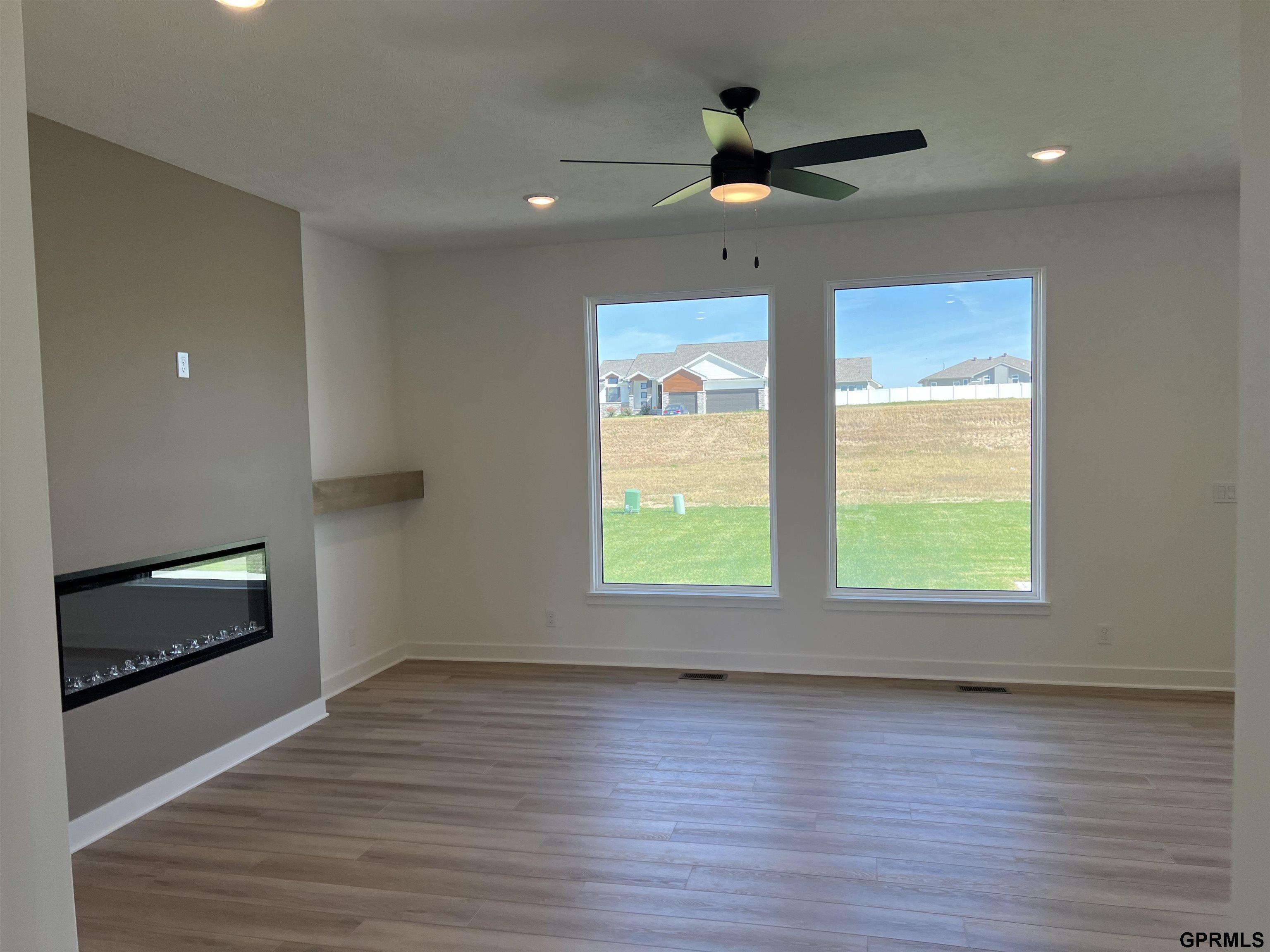 29110 Laurel Circle, Valley, Nebraska image 3