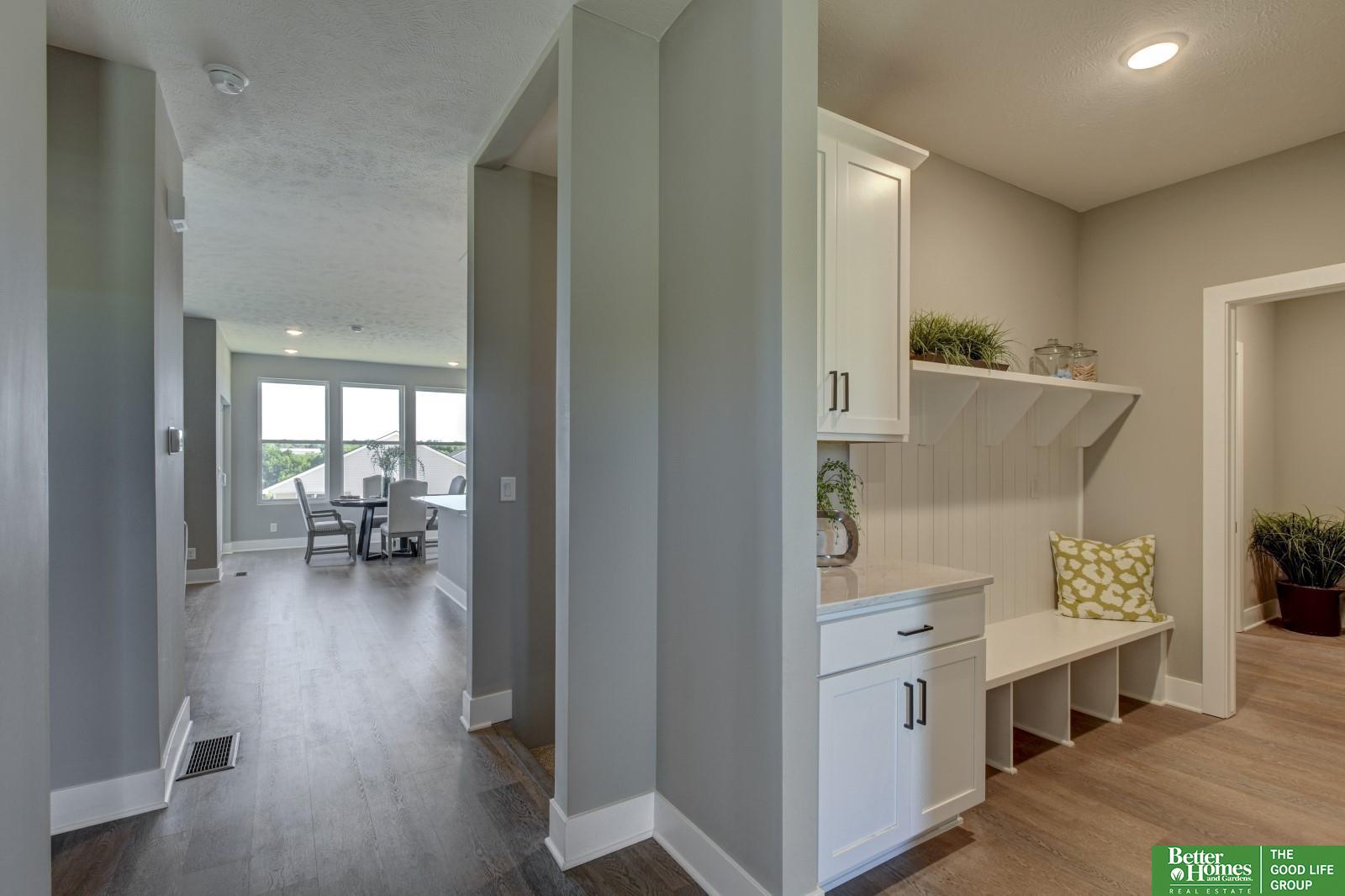 17522 Robin Drive, Omaha, Nebraska image 2