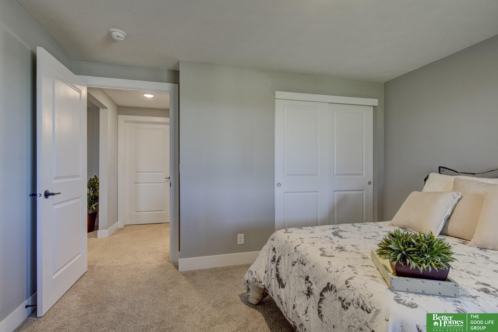 17511 Greenleaf Drive, Omaha, Nebraska image 31