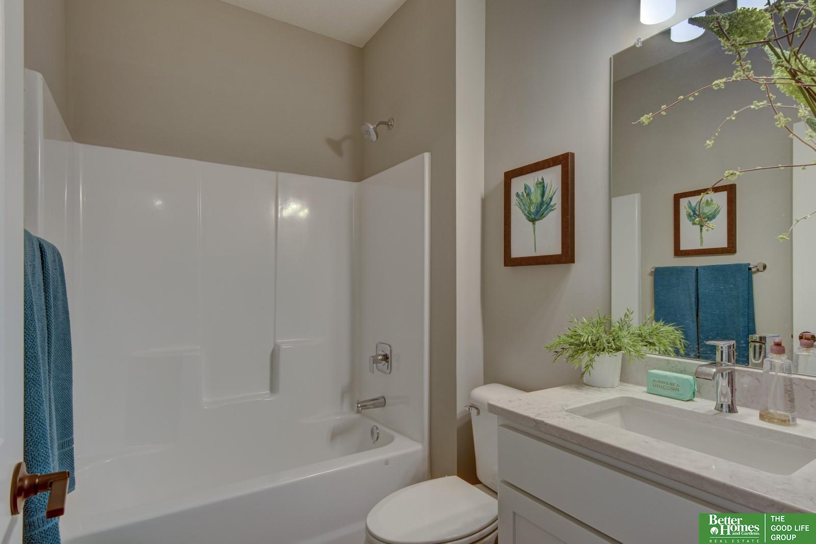 17511 Greenleaf Drive, Omaha, Nebraska image 7