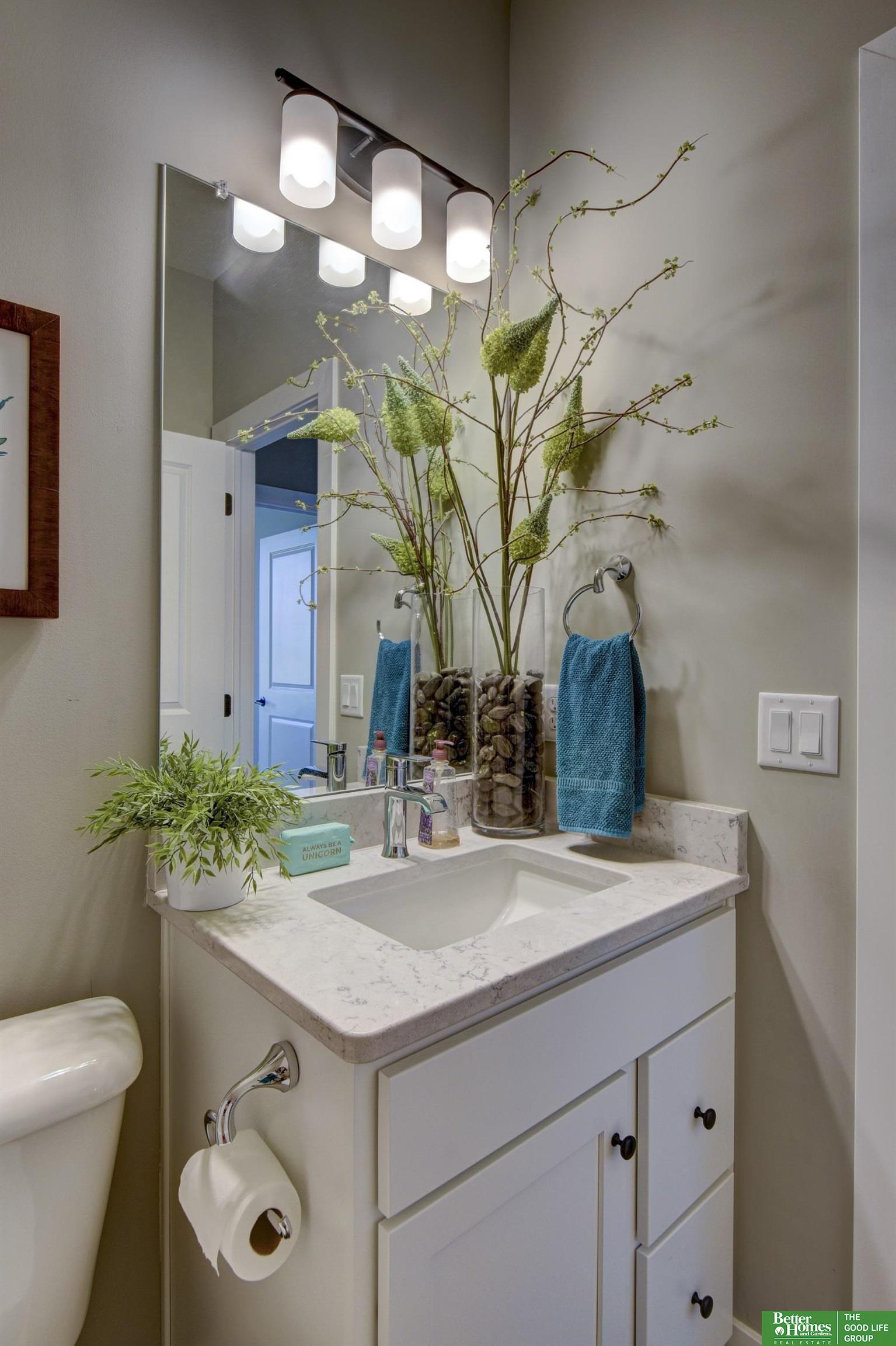 17511 Greenleaf Drive, Omaha, Nebraska image 9