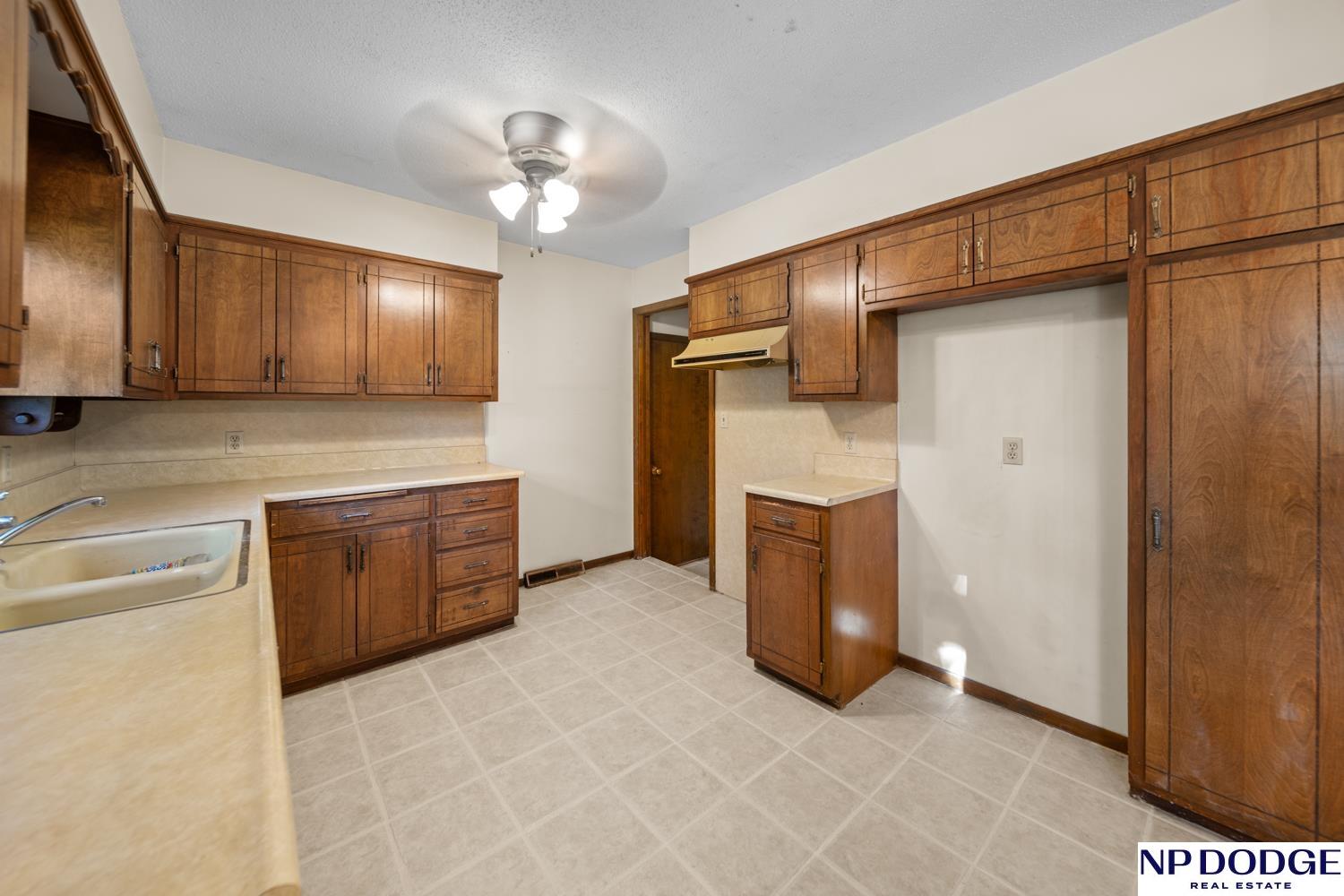 325 Sesame Street, Fremont, Nebraska image 11