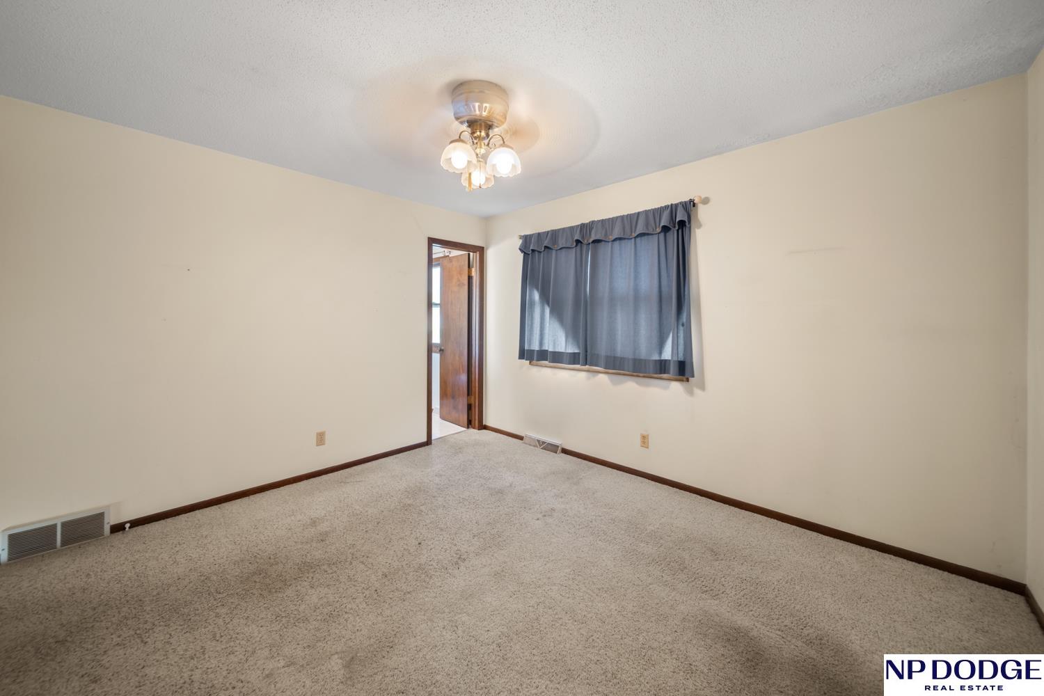 325 Sesame Street, Fremont, Nebraska image 13